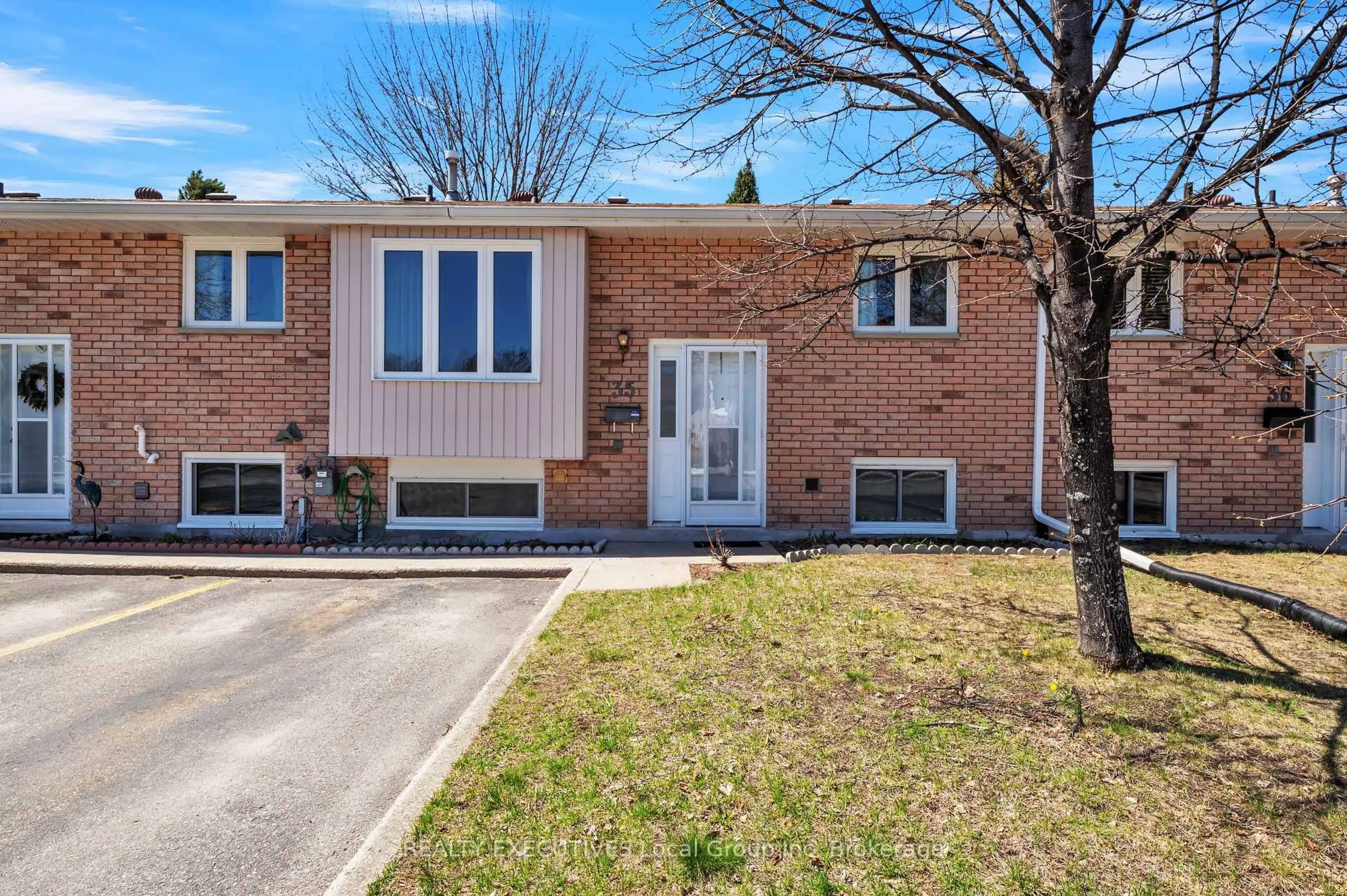 Home with brick exterior material, street for 624 LAKESHORE Dr #35, North Bay Ontario P1A 2E8