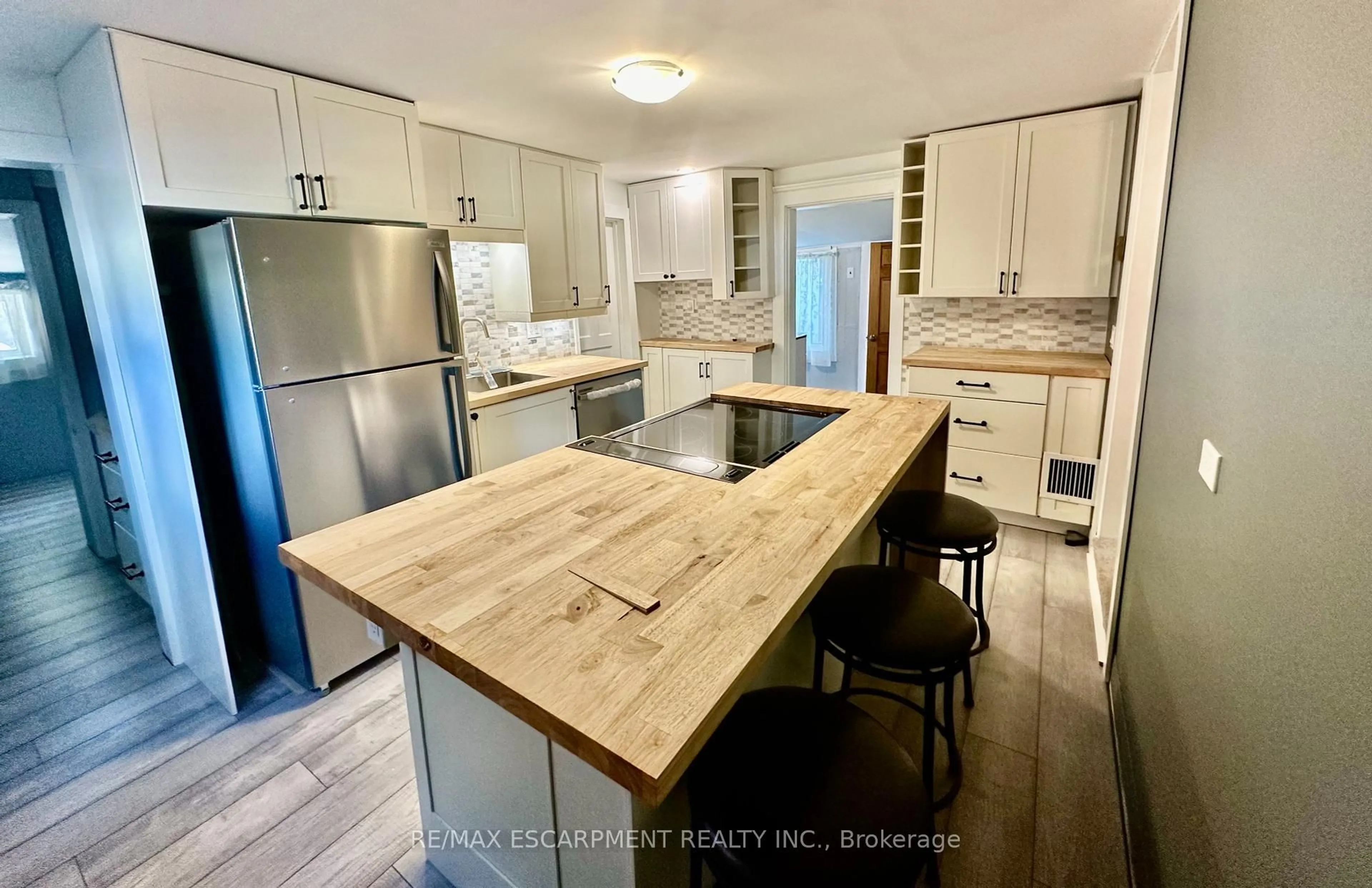 Open concept kitchen, unknown for 269 Park St, Hamilton Ontario L9H 1Y6