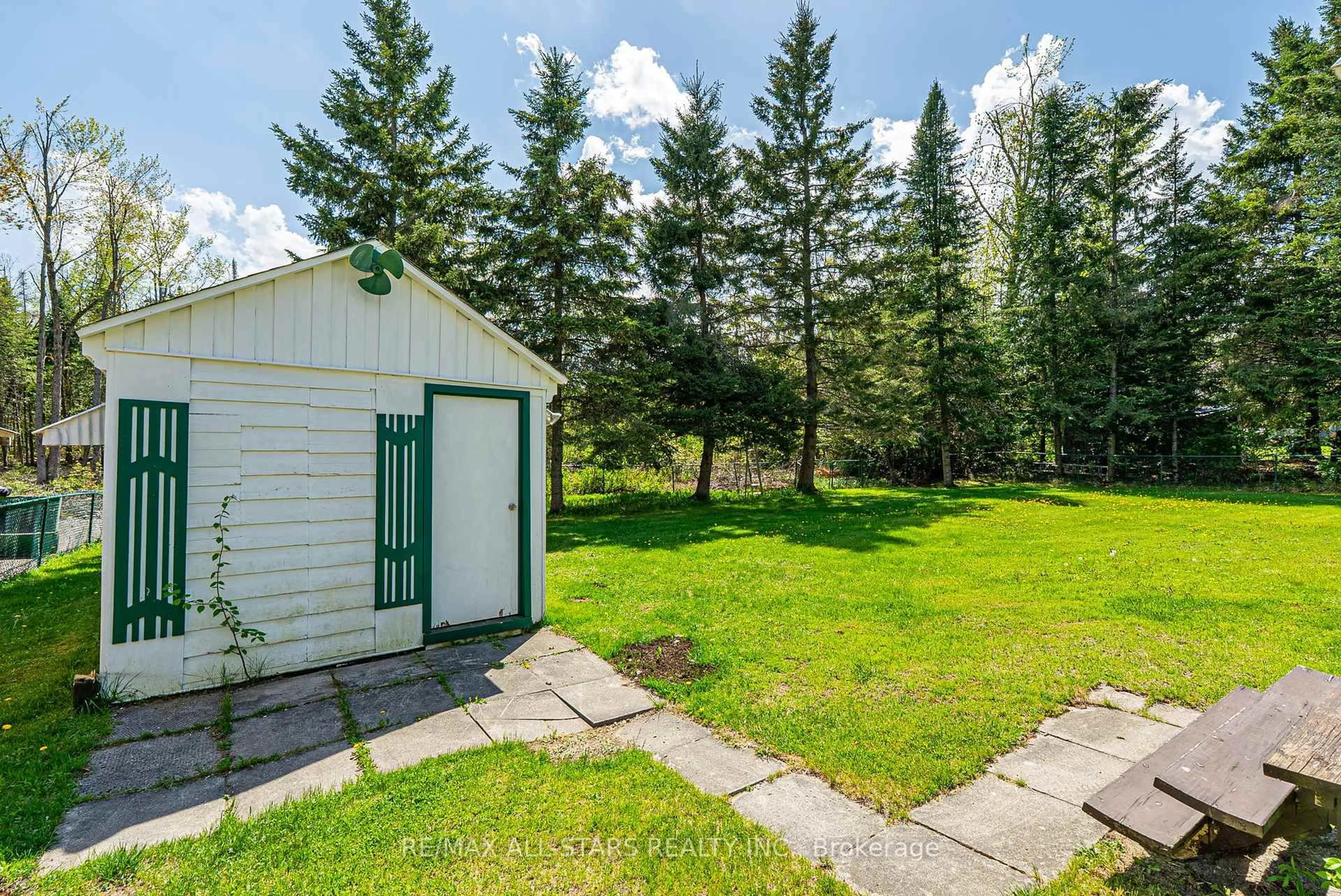 Shed for 104 Trent Canal Rd, Kawartha Lakes Ontario L9P 1M7