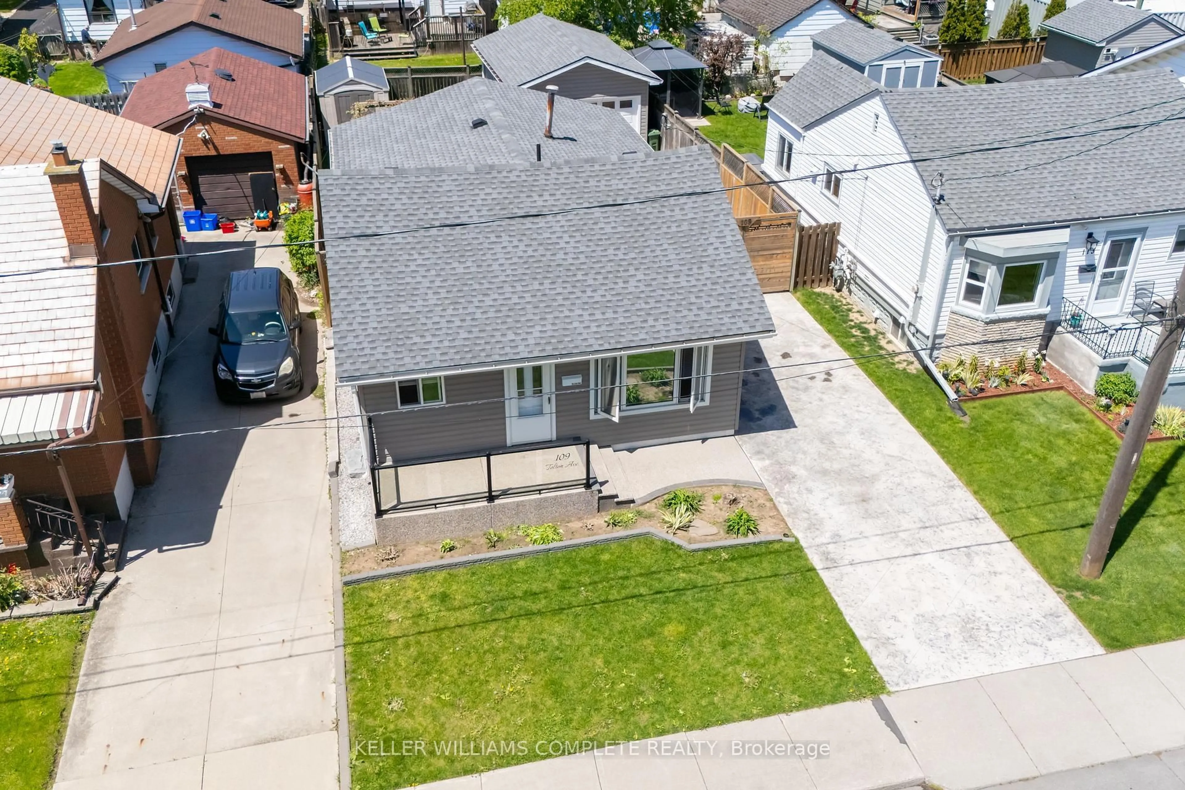 A pic from outside/outdoor area/front of a property/back of a property/a pic from drone, street for 109 Tolton Ave, Hamilton Ontario L8H 5N7