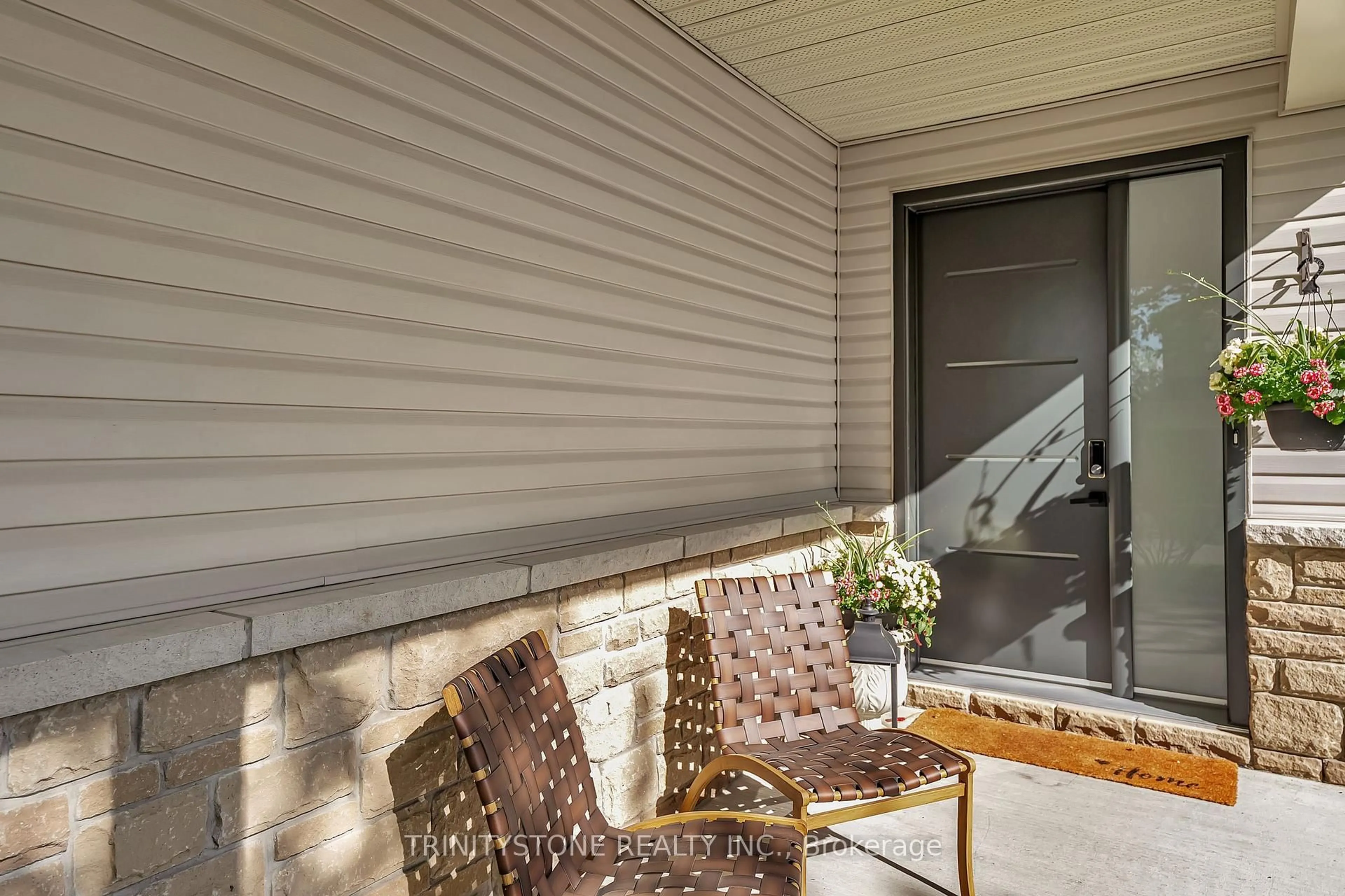 Patio, street for 518 Dalewood Cres, Ottawa Ontario K2S 0L3