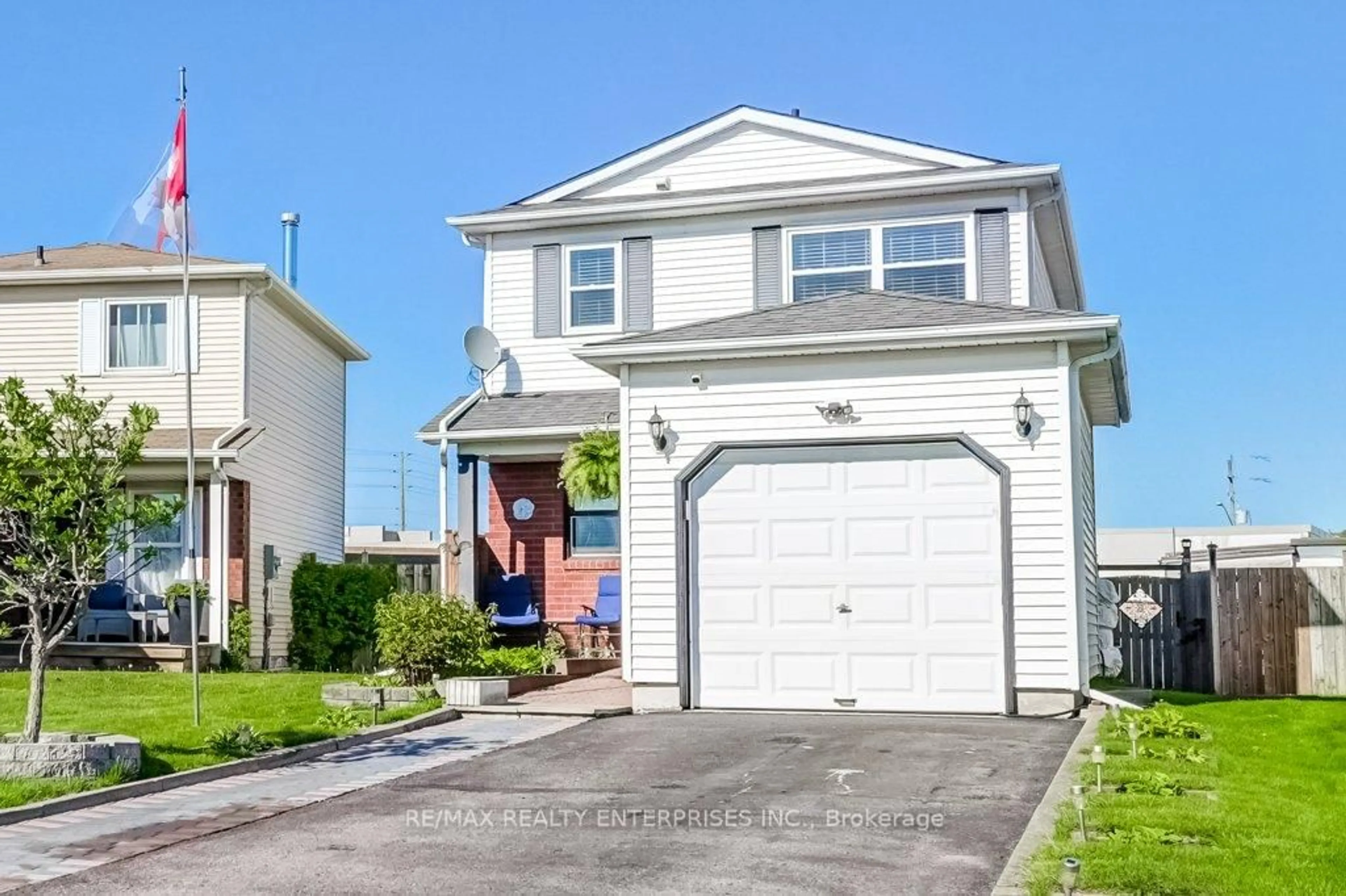 Home with vinyl exterior material, street for 922 Fairbanks Rd, Cobourg Ontario K9A 5H1