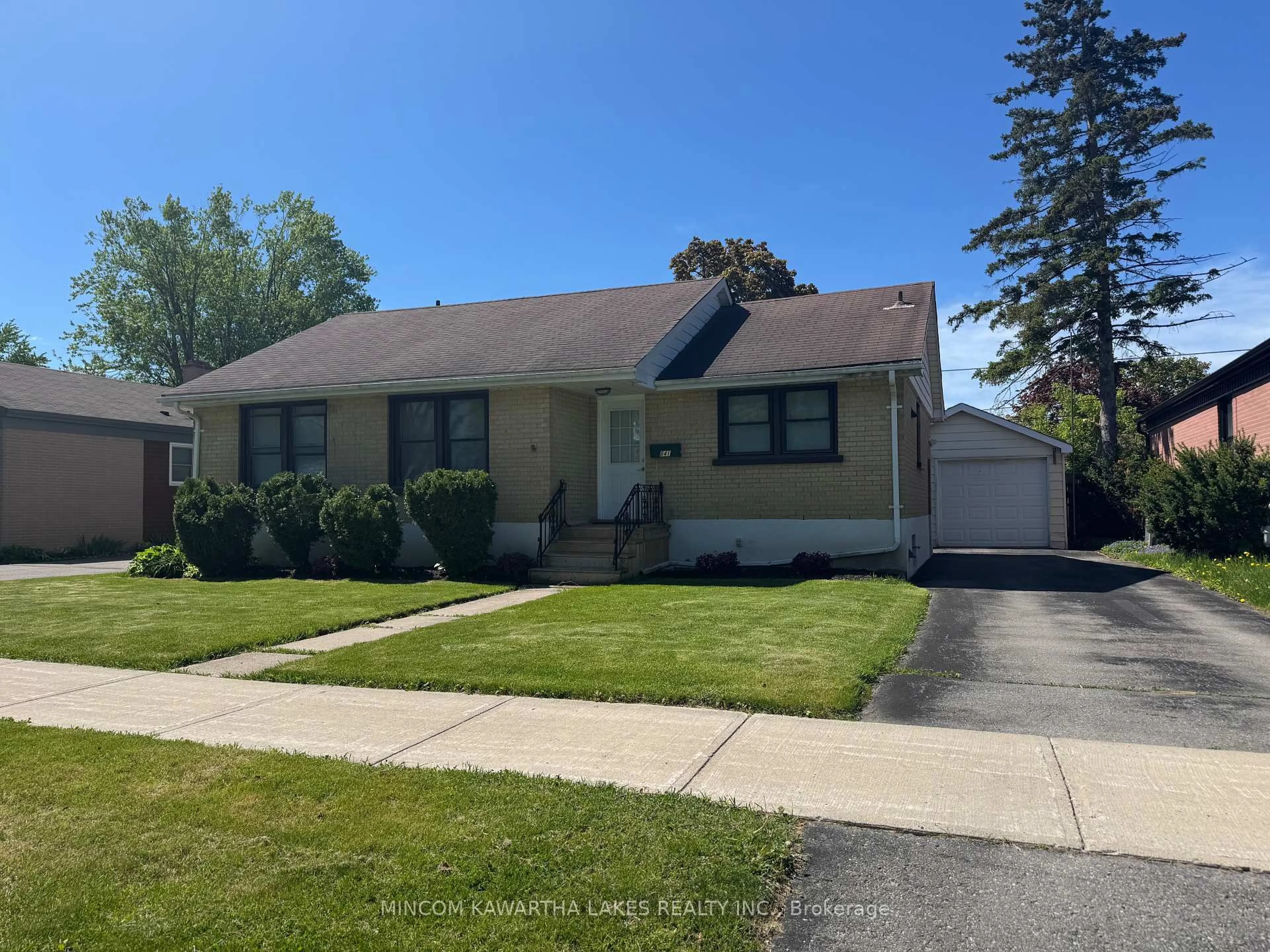 Home with vinyl exterior material, street for 641 Harold Dr, Peterborough South Ontario K9J 3X9