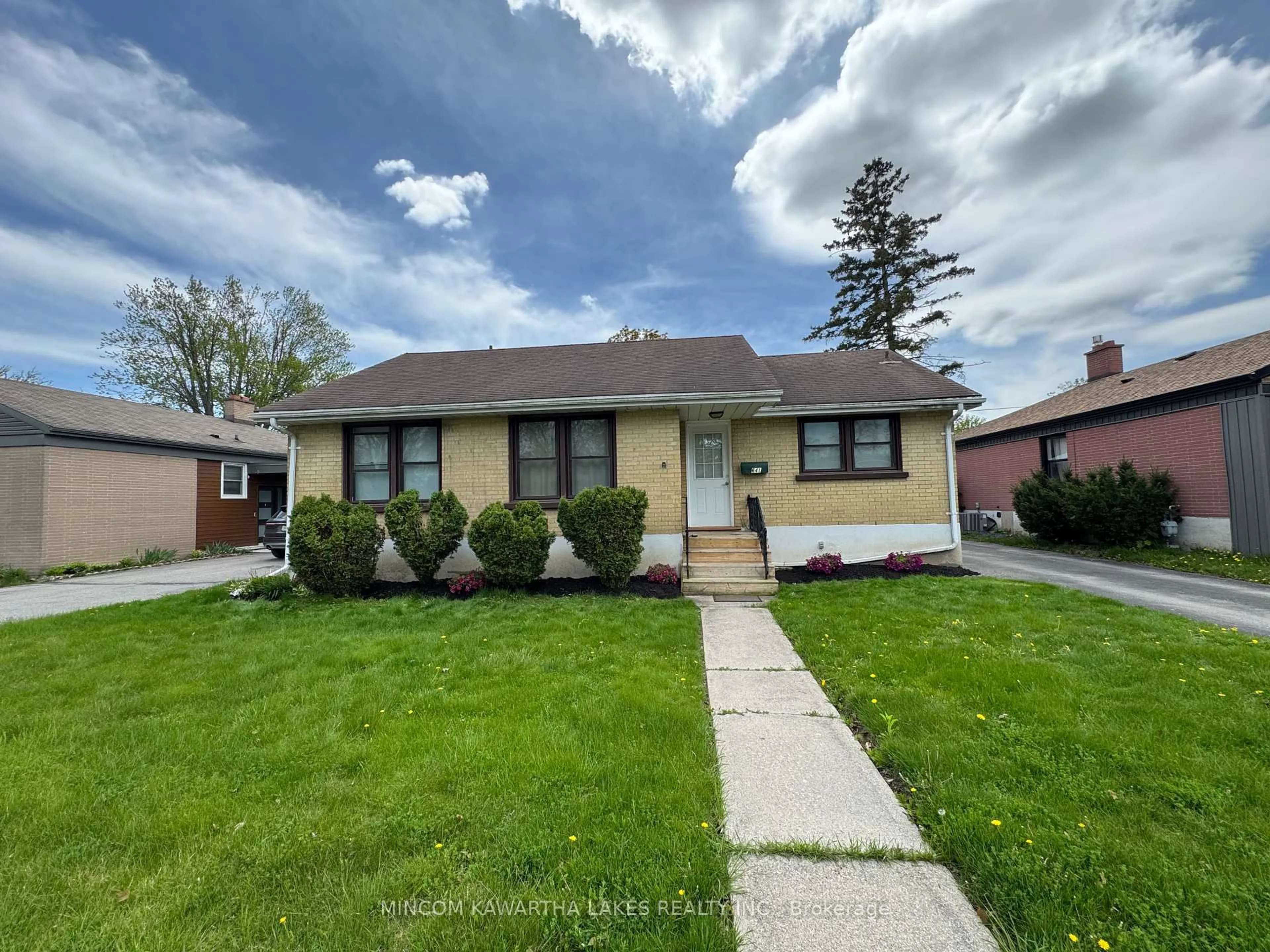 Unknown for 641 Harold Dr, Peterborough South Ontario K9J 3X9