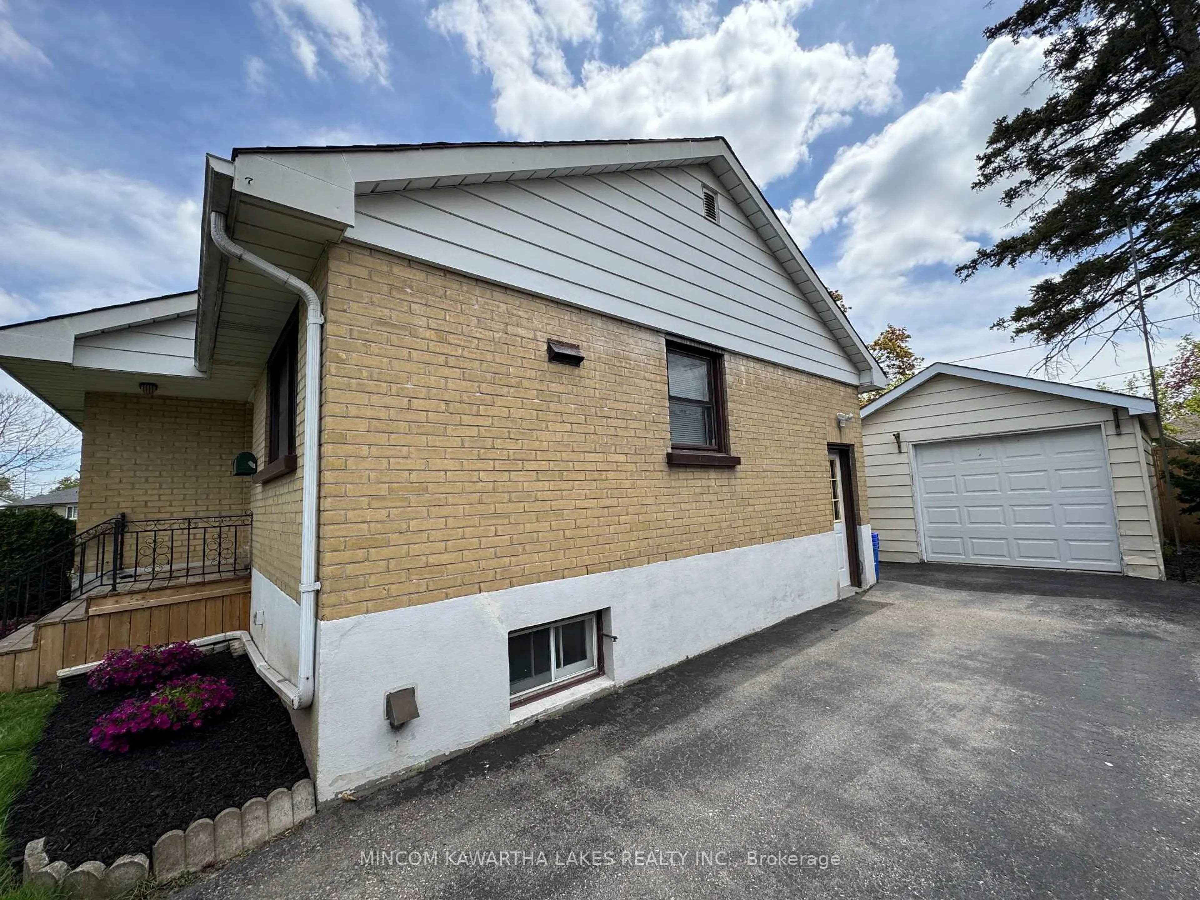 Home with vinyl exterior material, street for 641 Harold Dr, Peterborough South Ontario K9J 3X9