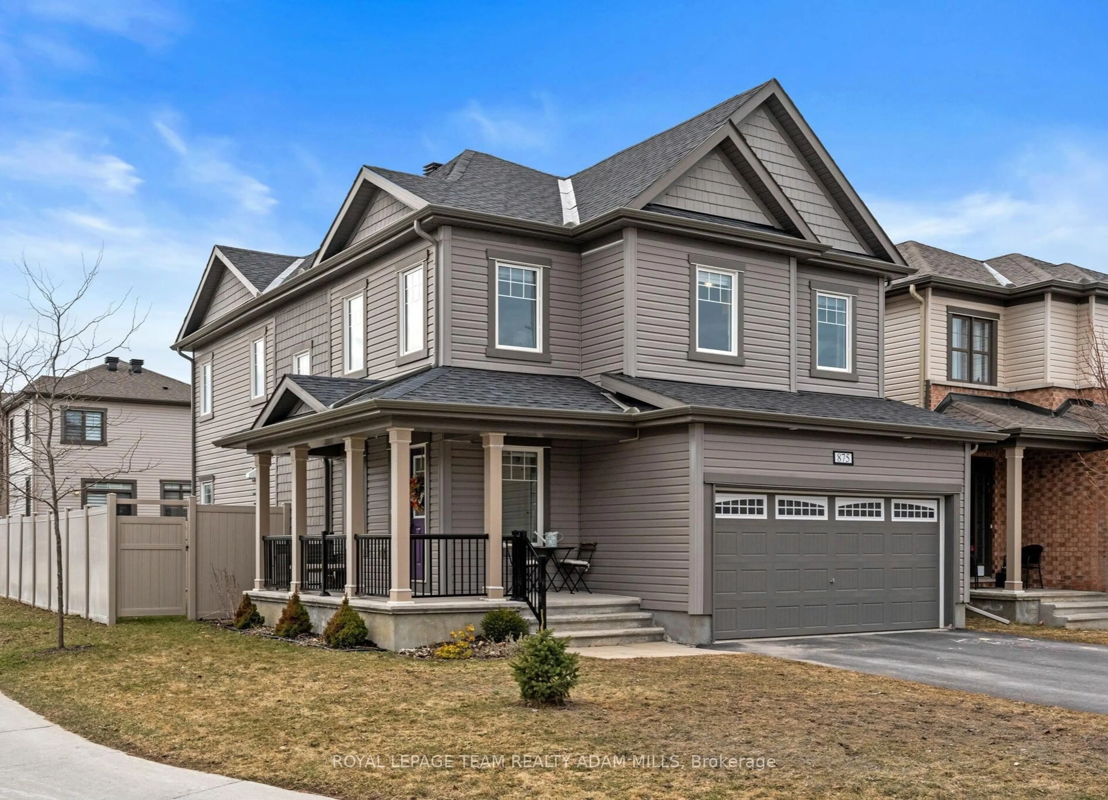 Home with vinyl exterior material, street for 875 Stallion Cres, Ottawa Ontario K2S 0Y8