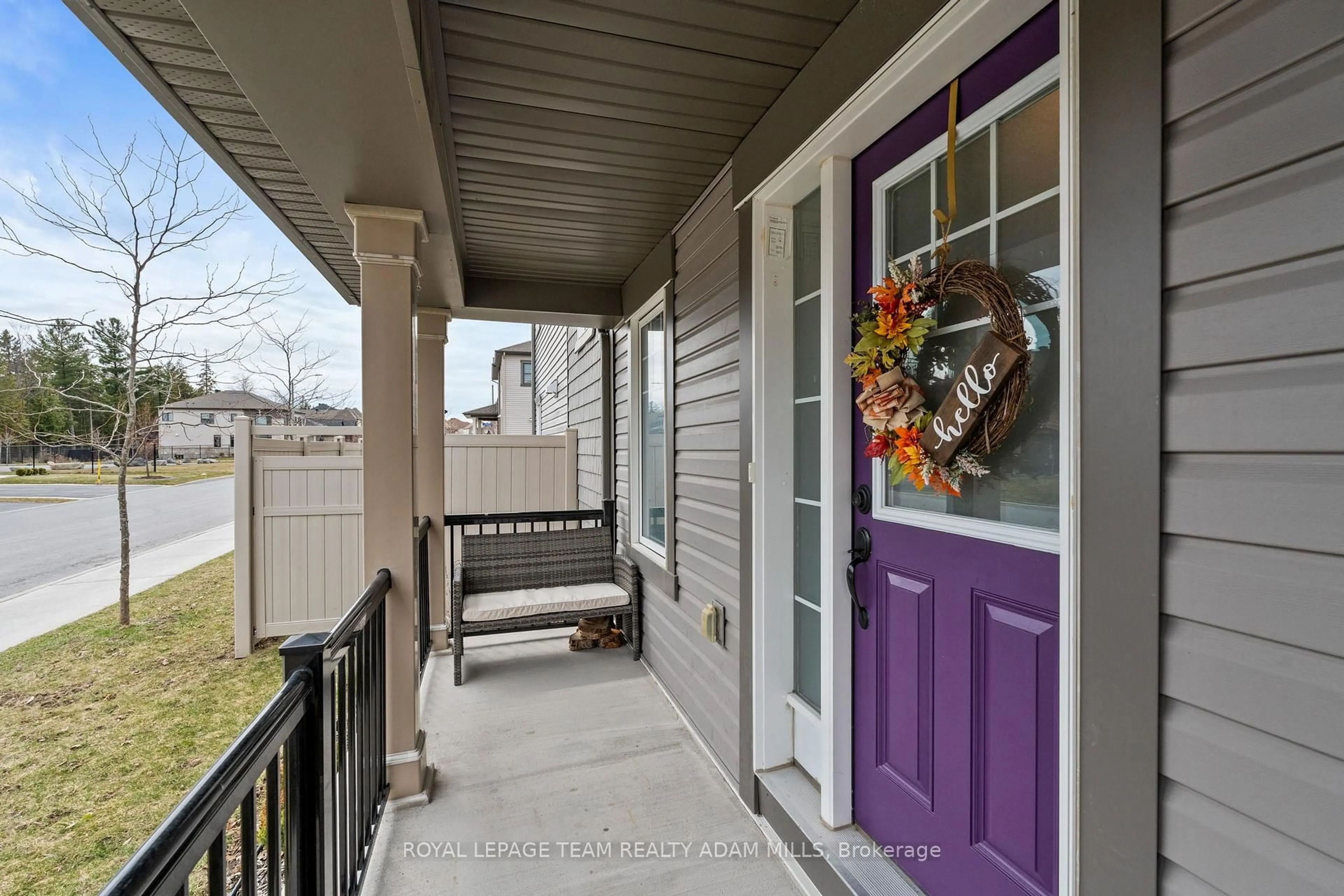 Indoor entryway for 875 Stallion Cres, Ottawa Ontario K2S 0Y8