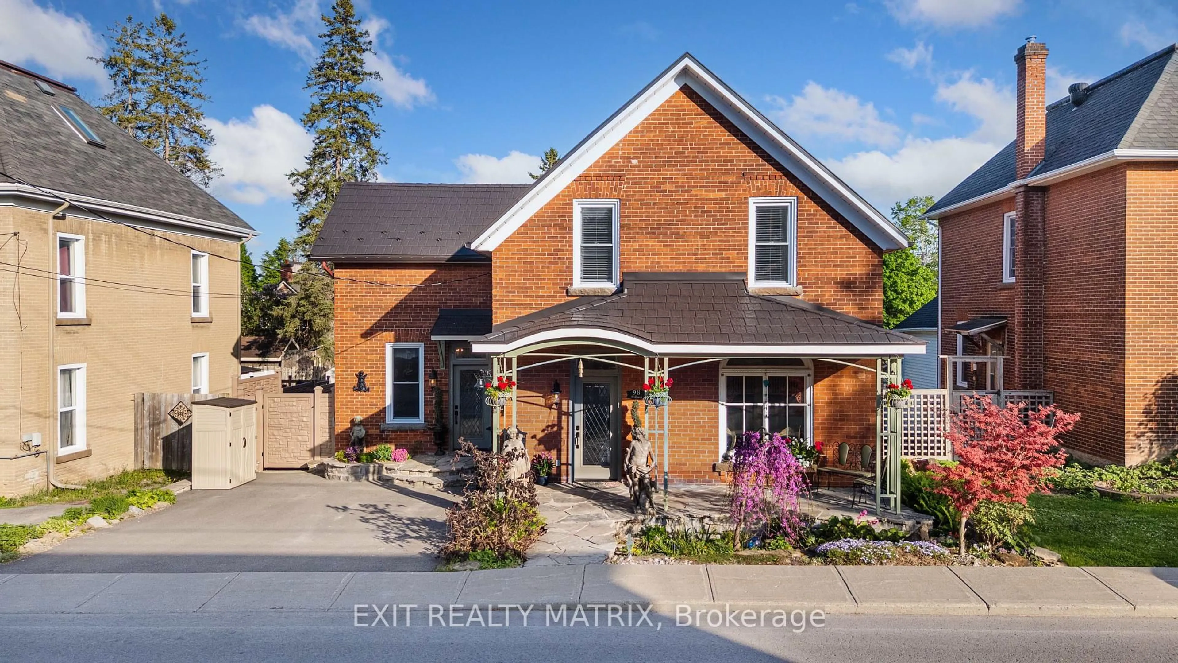 Home with brick exterior material, street for 98 William St, Carleton Place Ontario K7C 1X6