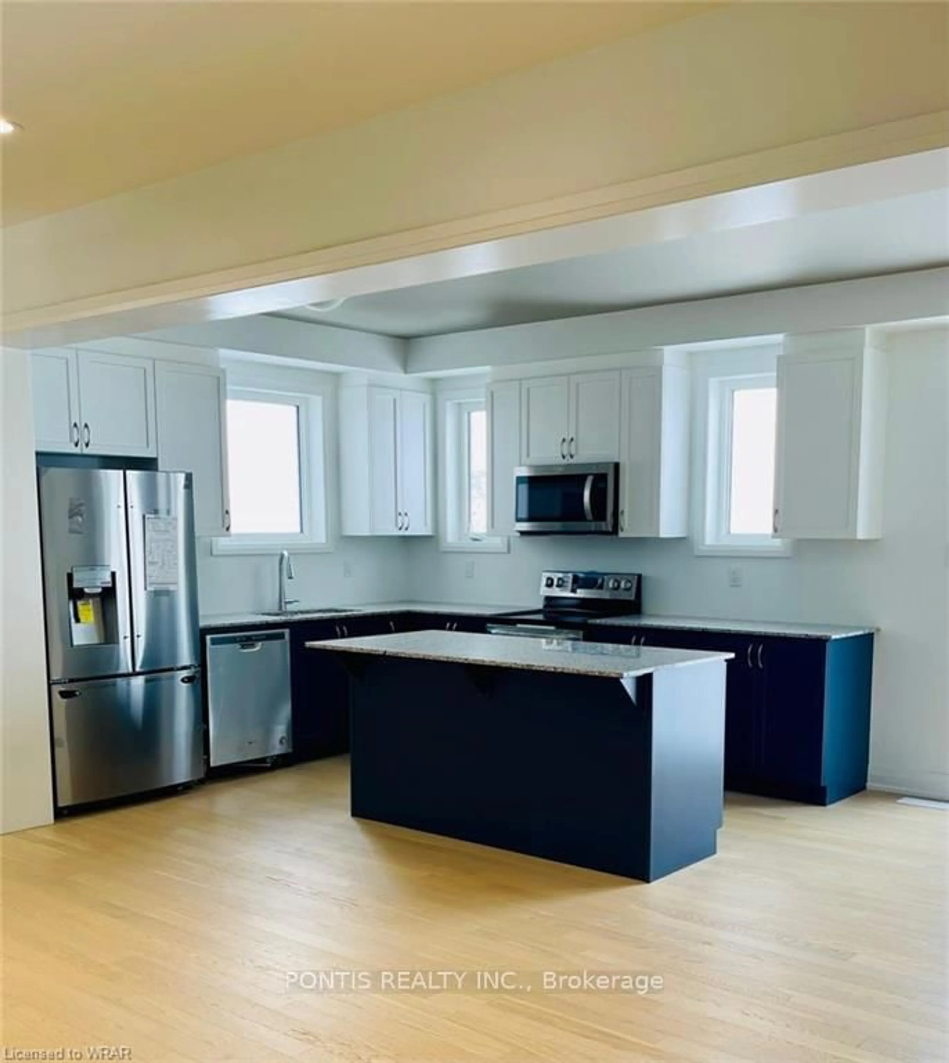 Open concept kitchen, unknown for 18 SAXONY St, Kitchener Ontario N2R 0S3