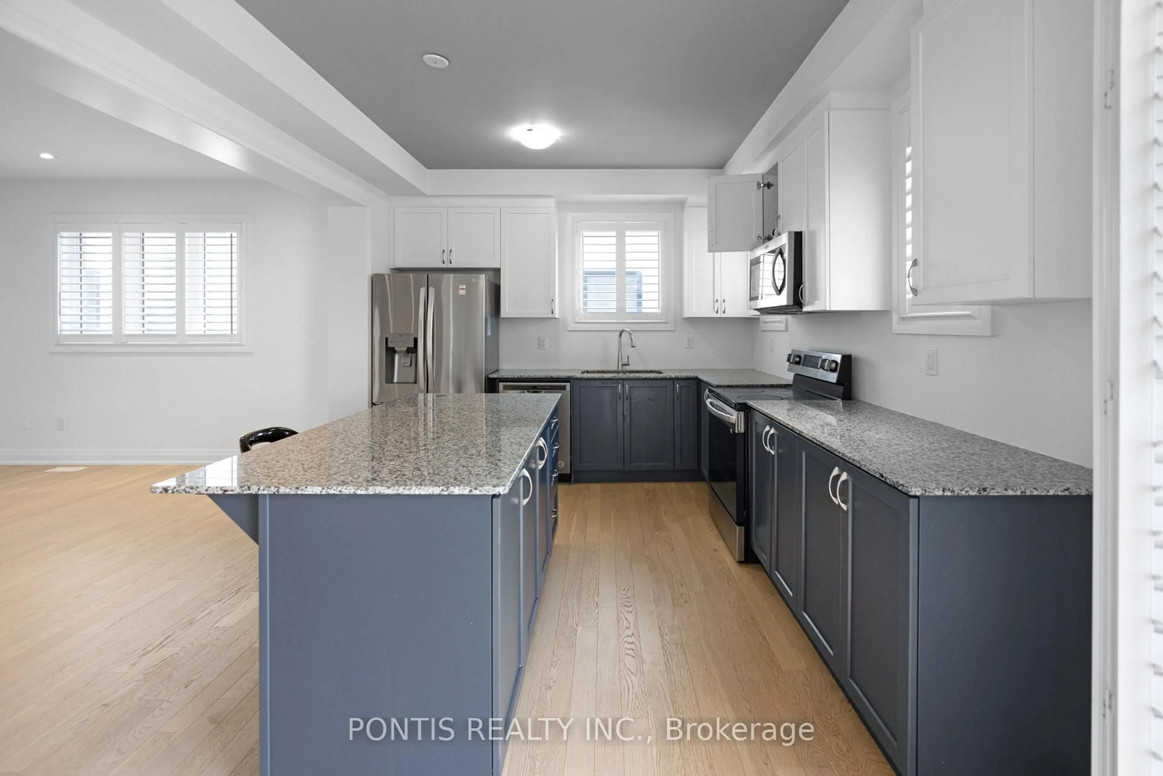Open concept kitchen, unknown for 18 SAXONY St, Kitchener Ontario N2R 0S3