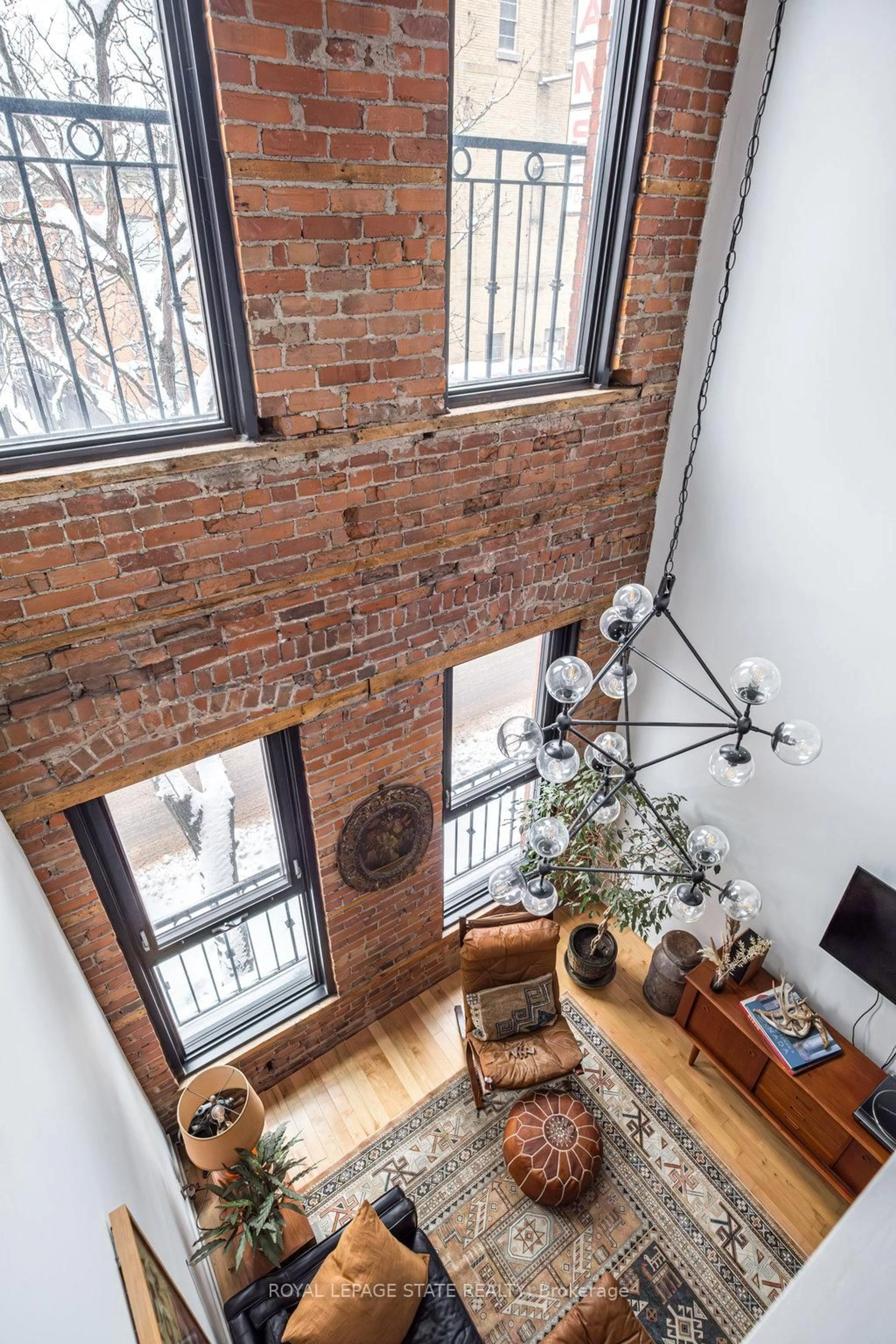 Unknown for 203 King St, Hamilton Ontario L8N 1B3