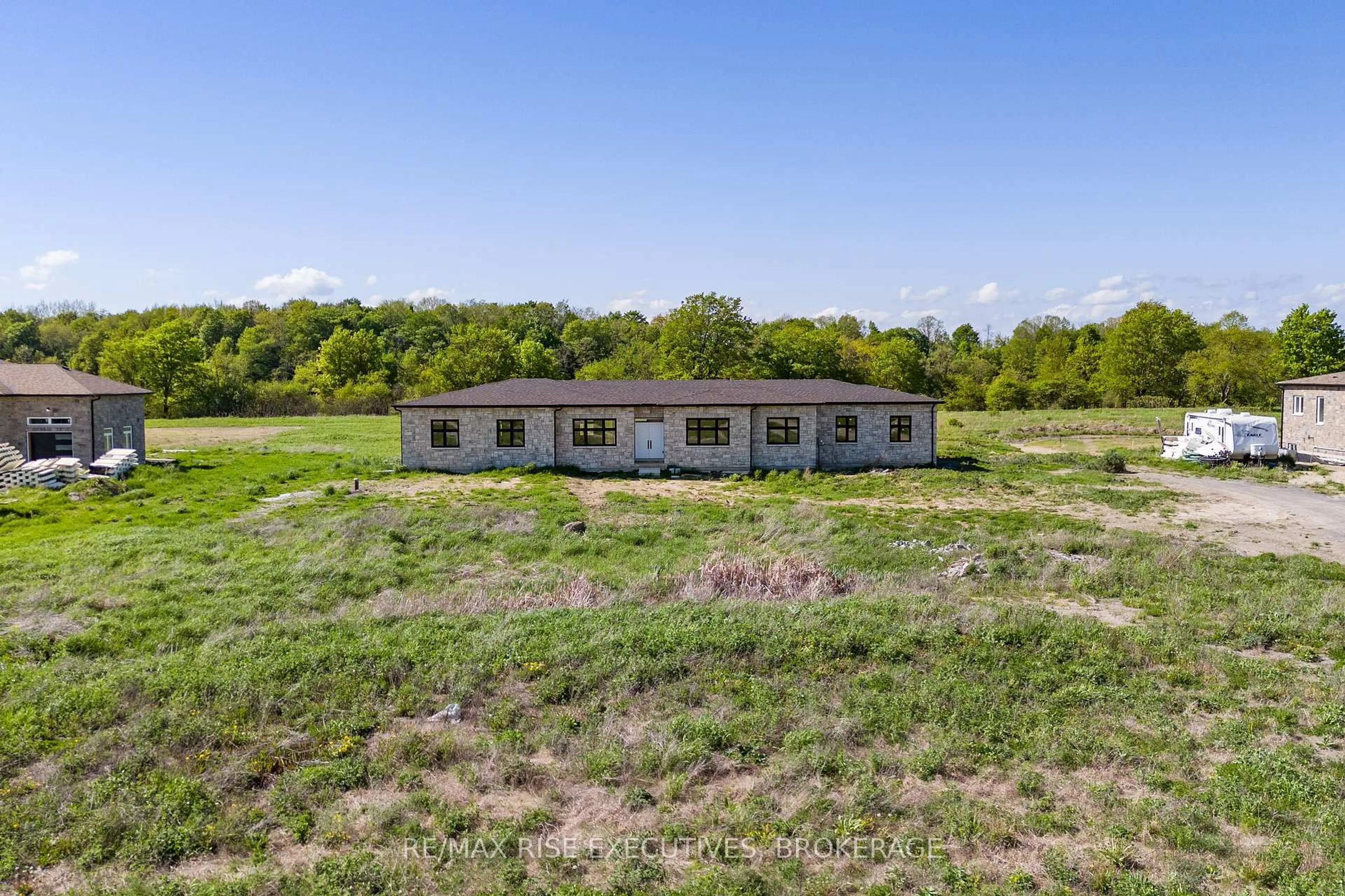 A pic from outside/outdoor area/front of a property/back of a property/a pic from drone, building for 134 HINEMAN St, Kingston Ontario K7L 0G2