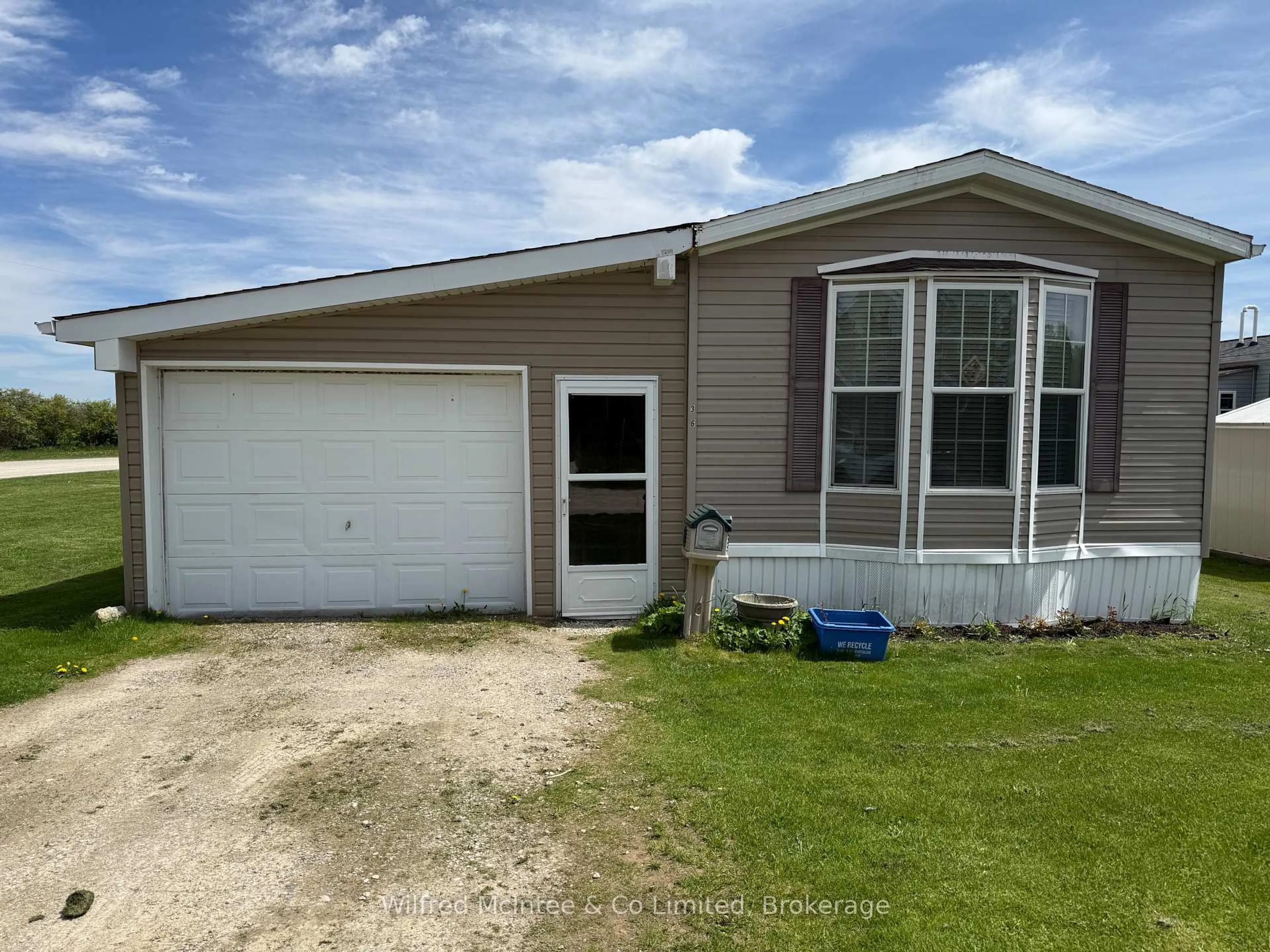 Home with vinyl exterior material, water/lake/river/ocean view for 36 Dove Rd, Brockton Ontario N0G 2V0