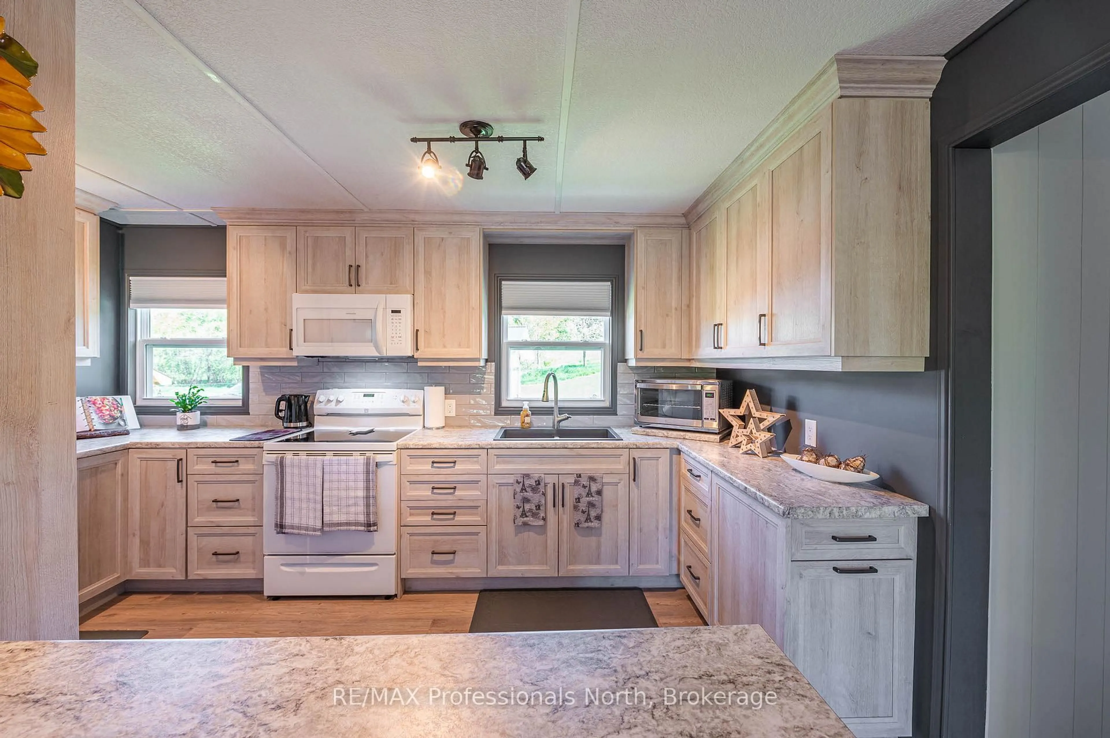 Open concept kitchen, unknown for 1027 Current Tr, Minden Hills Ontario K0M 2K0