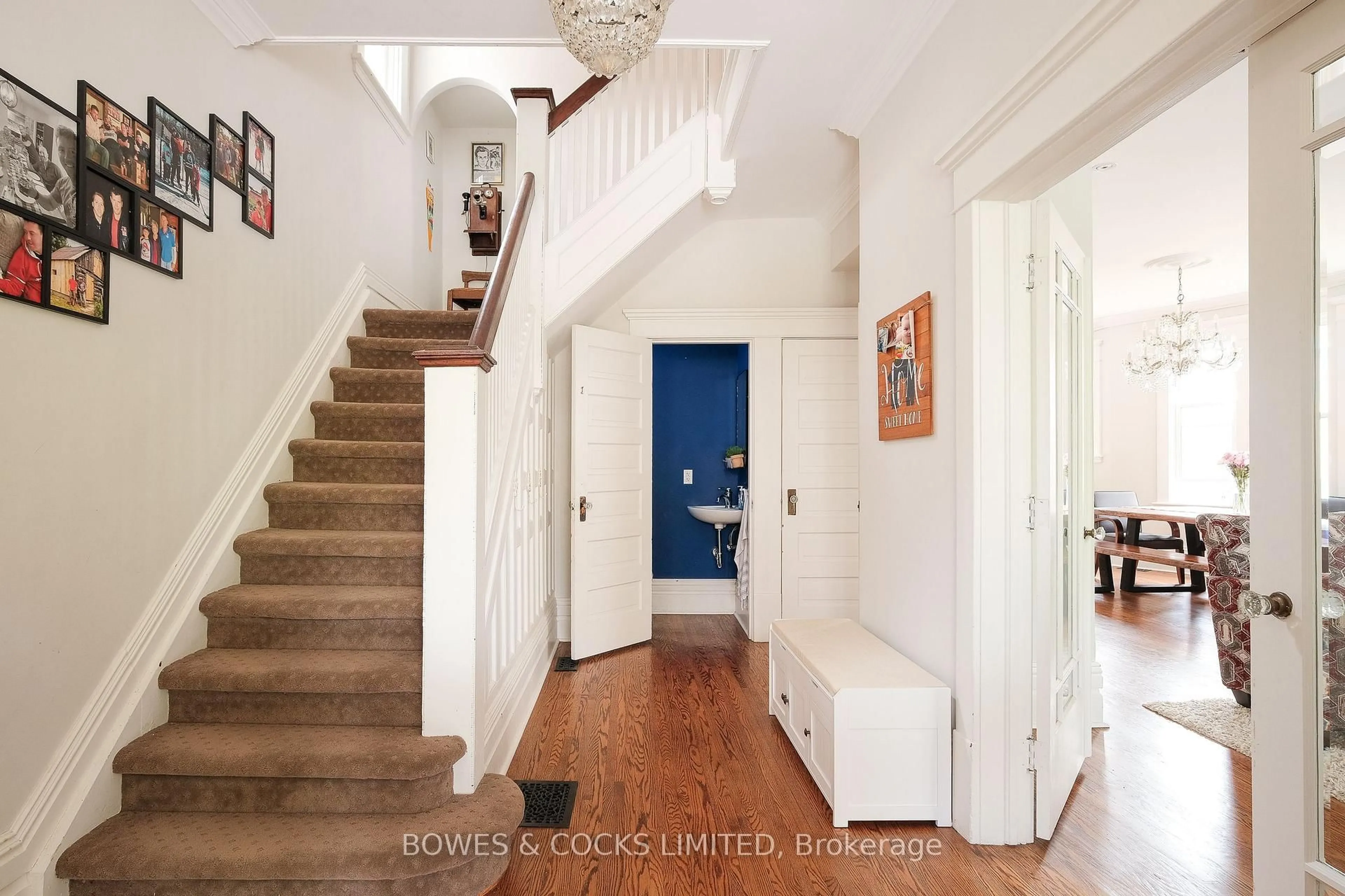 Indoor entryway for 247 Engleburn Ave, Peterborough Ontario K9H 1S5