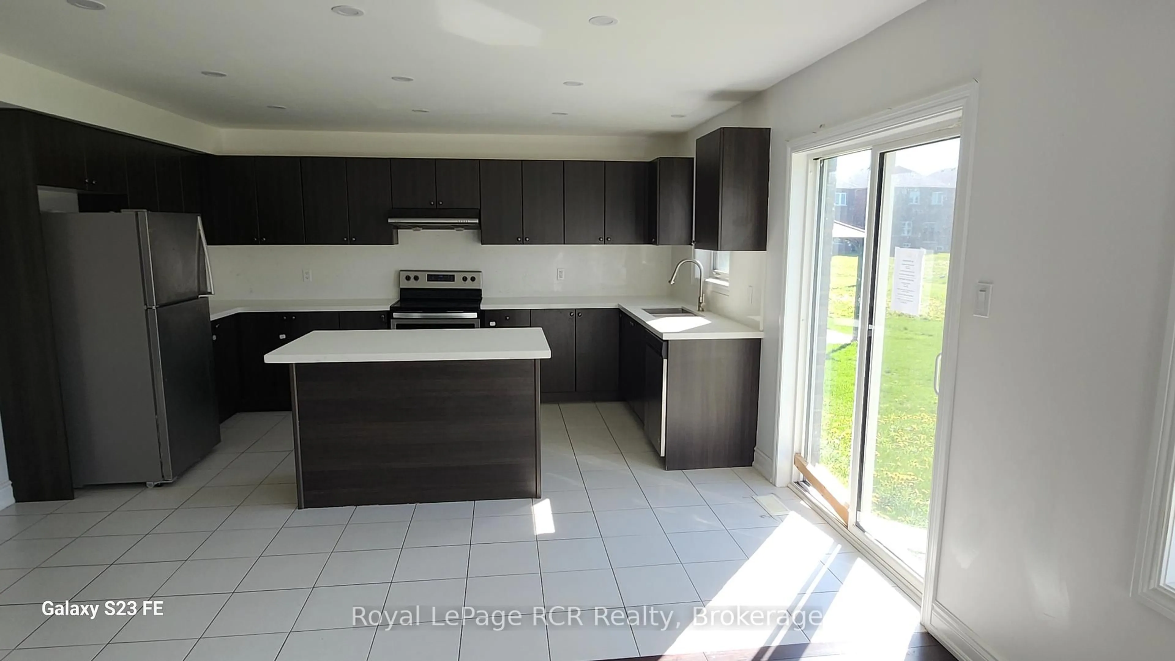 Open concept kitchen, ceramic/tile floor for 338 Van Dusen Ave, Southgate Ontario N0C 1B0
