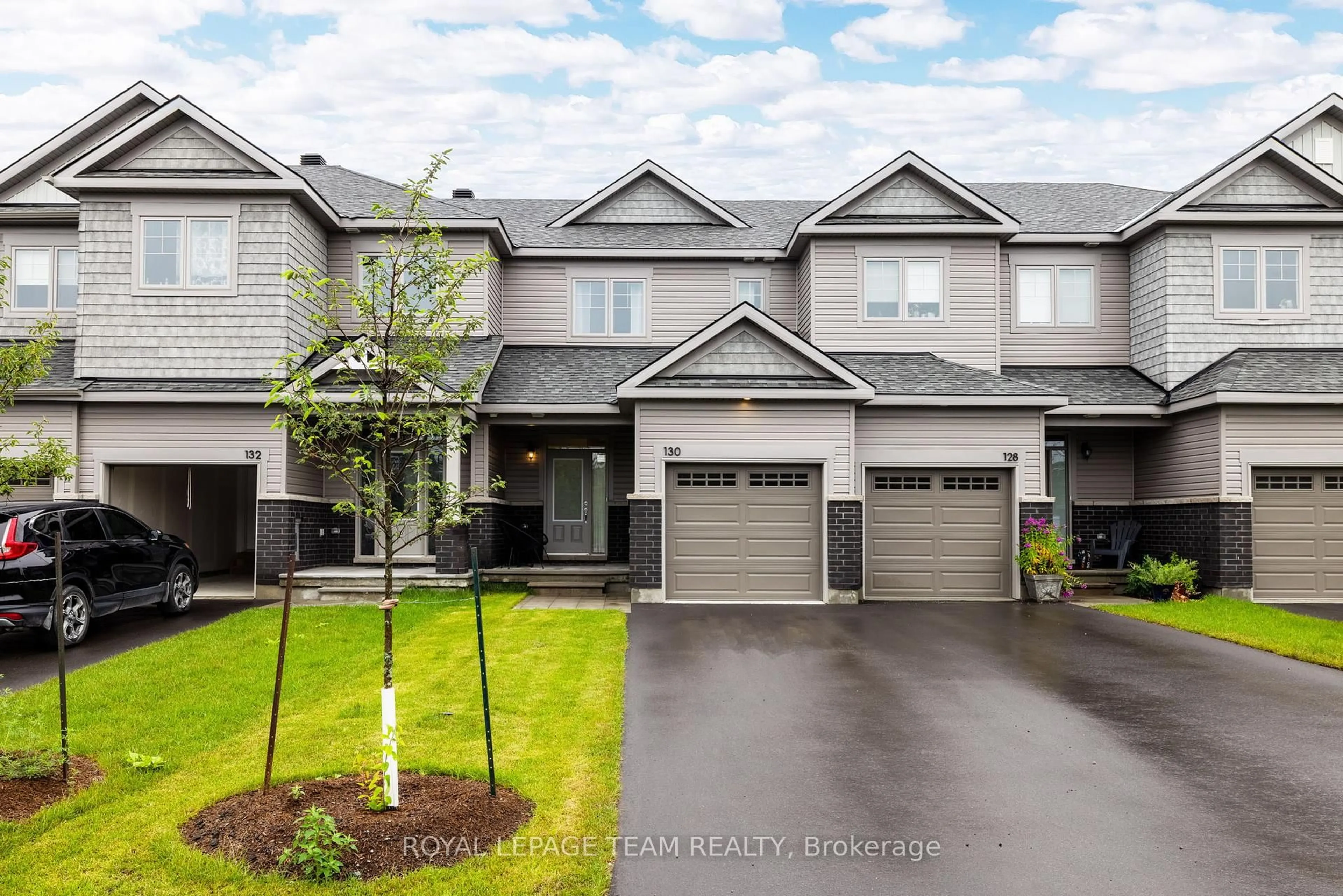 Unknown for 130 Wabikon Cres, Ottawa Ontario K1X 0H8