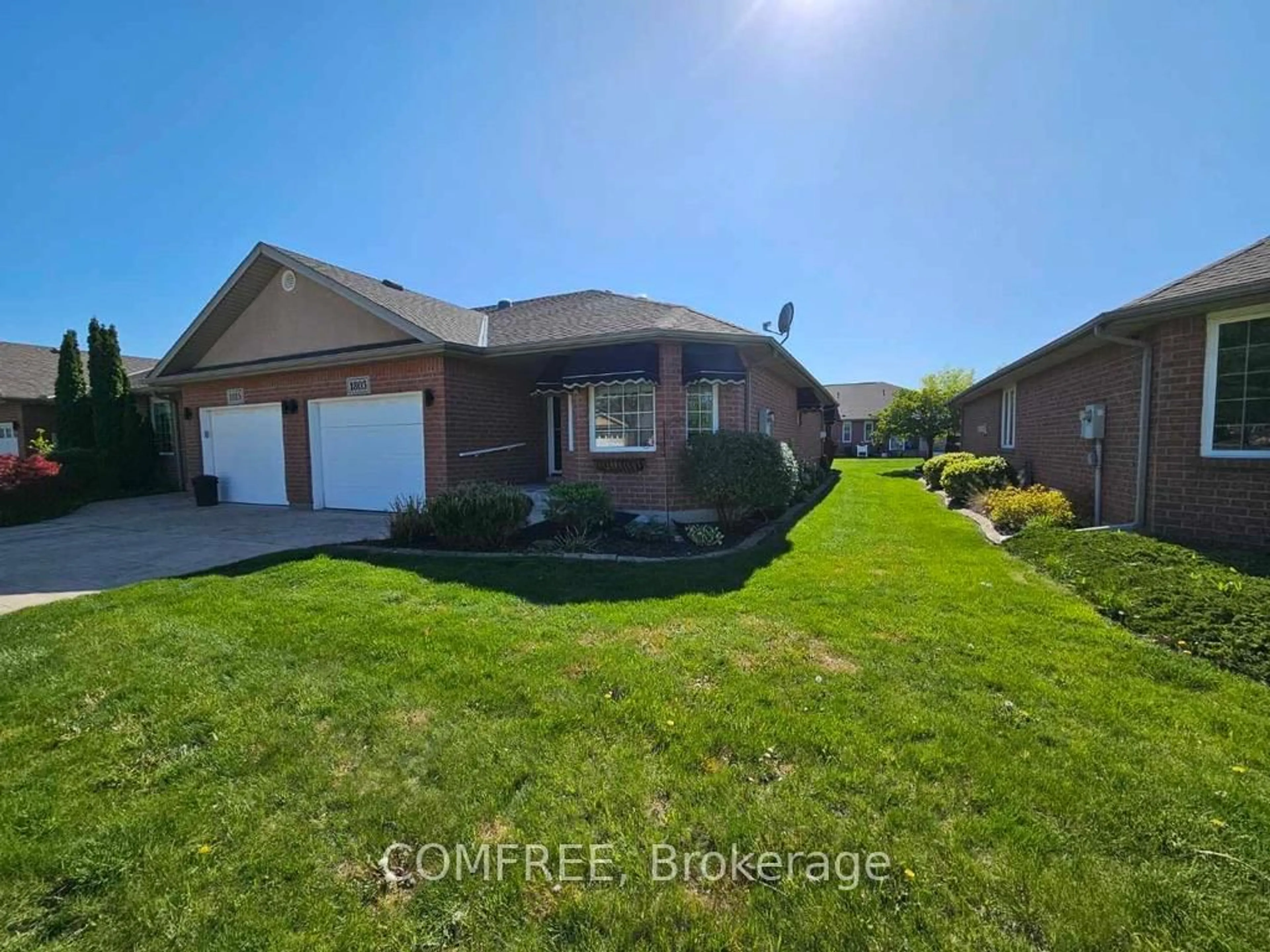 A pic from outside/outdoor area/front of a property/back of a property/a pic from drone, street for 1803 Chateau Ave, Windsor Ontario N8P 1M6