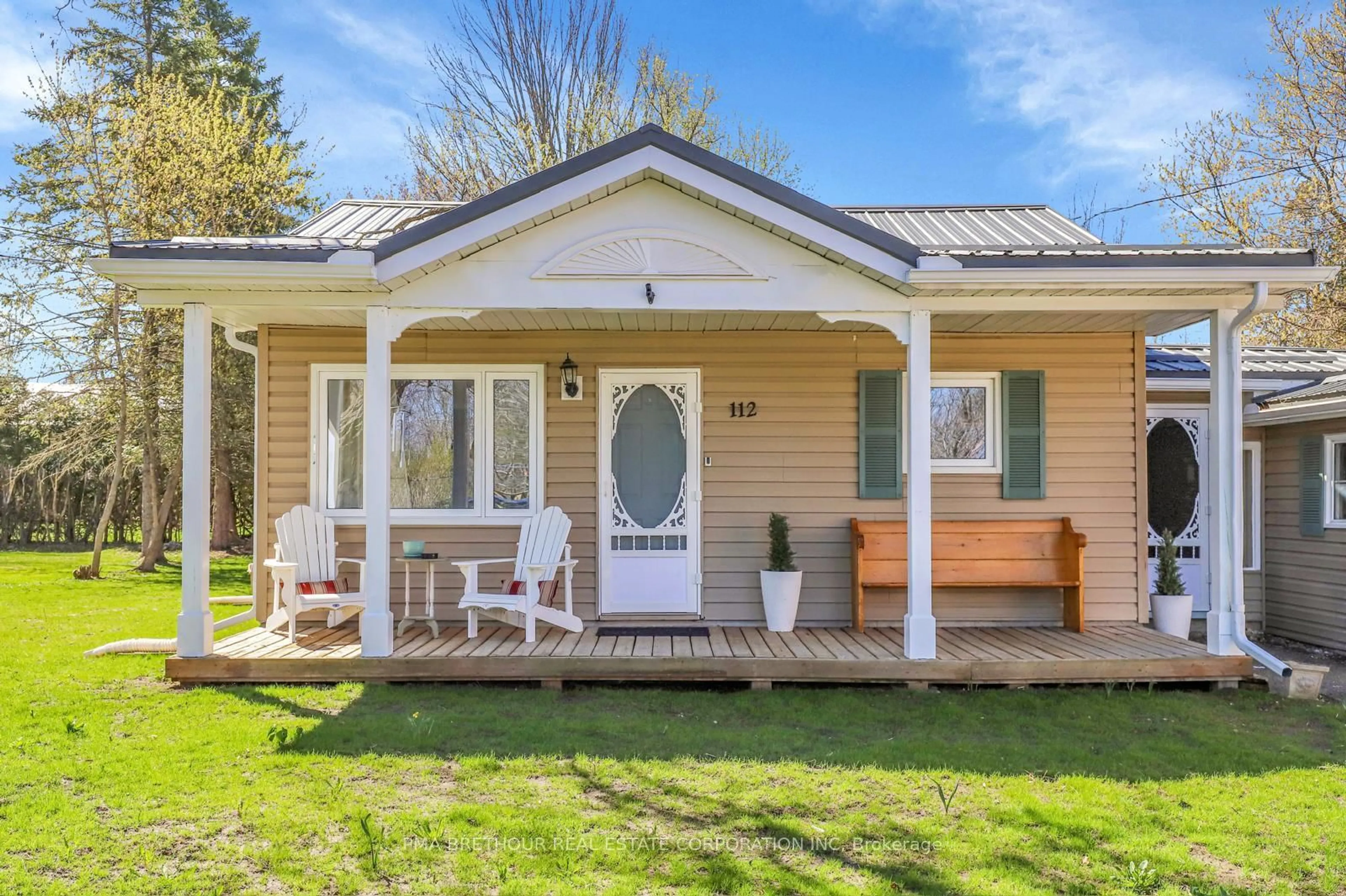 Home with vinyl exterior material, street for 112 Drummond St, Merrickville-Wolford Ontario K0G 1N0