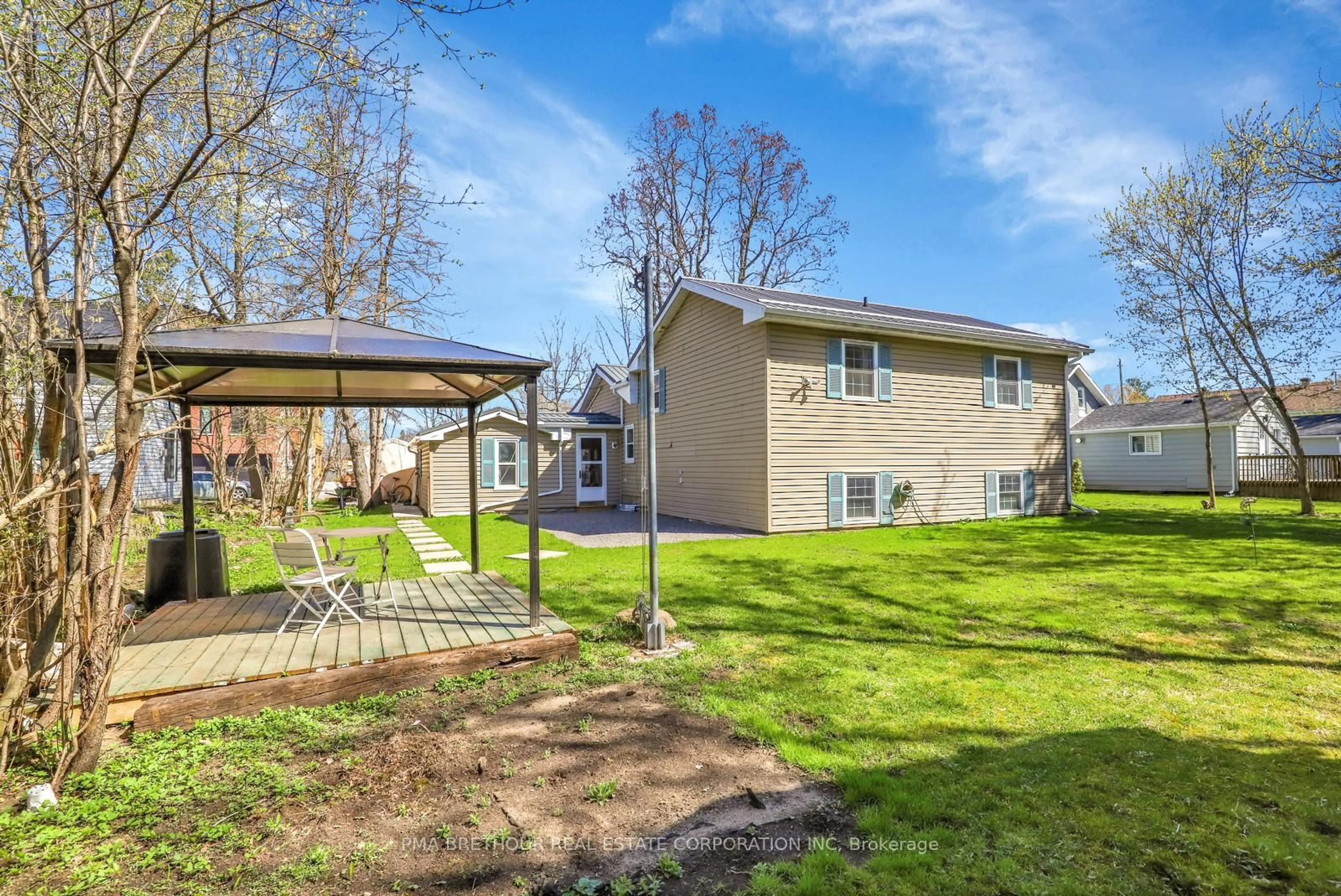 Patio, unknown for 112 Drummond St, Merrickville-Wolford Ontario K0G 1N0