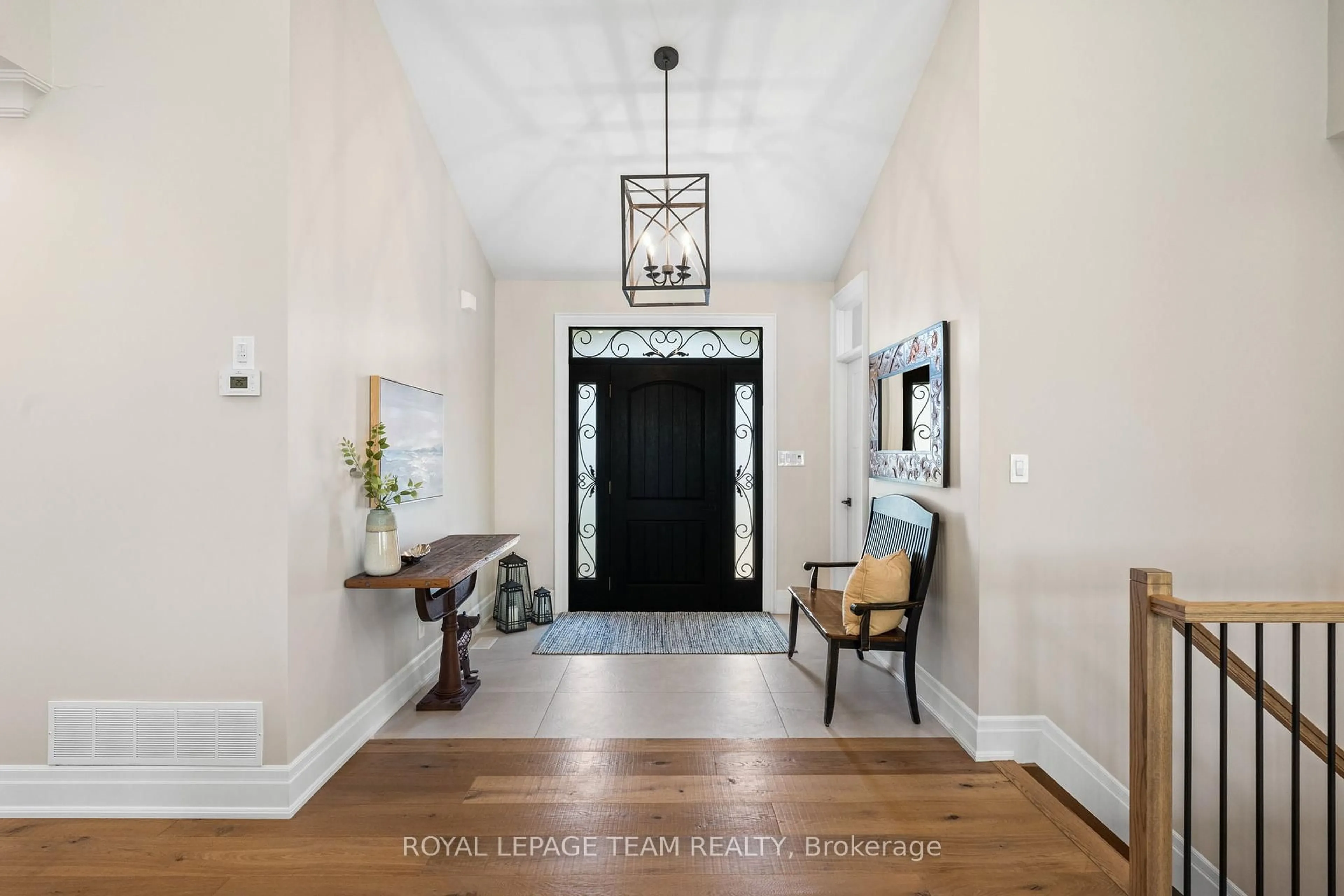 Indoor entryway for 7384 Blue Water Cres, Greely Ontario K4P 0C6