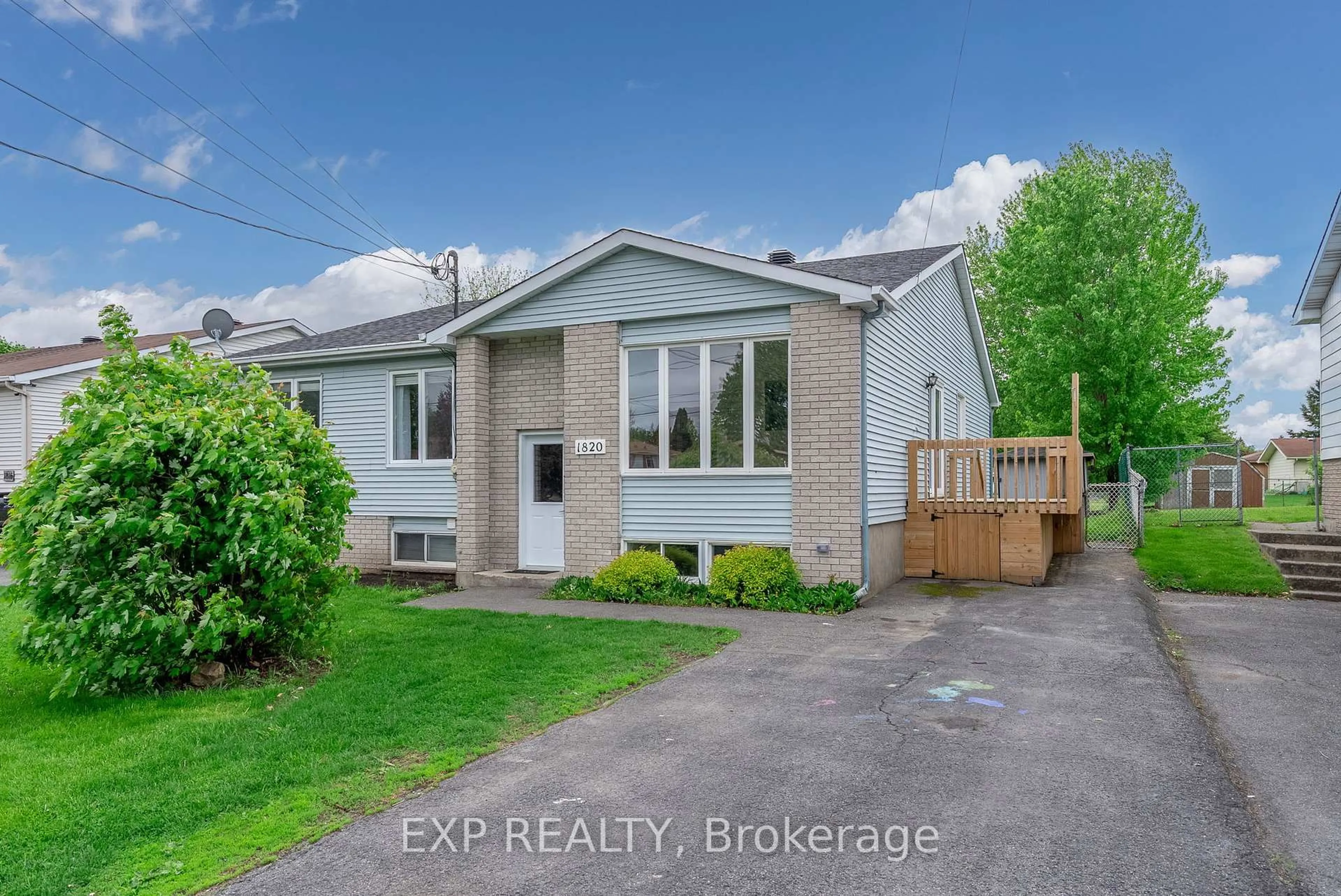 A pic from outside/outdoor area/front of a property/back of a property/a pic from drone, street for 1820 Elgin St, Cornwall Ontario K6J 5C1