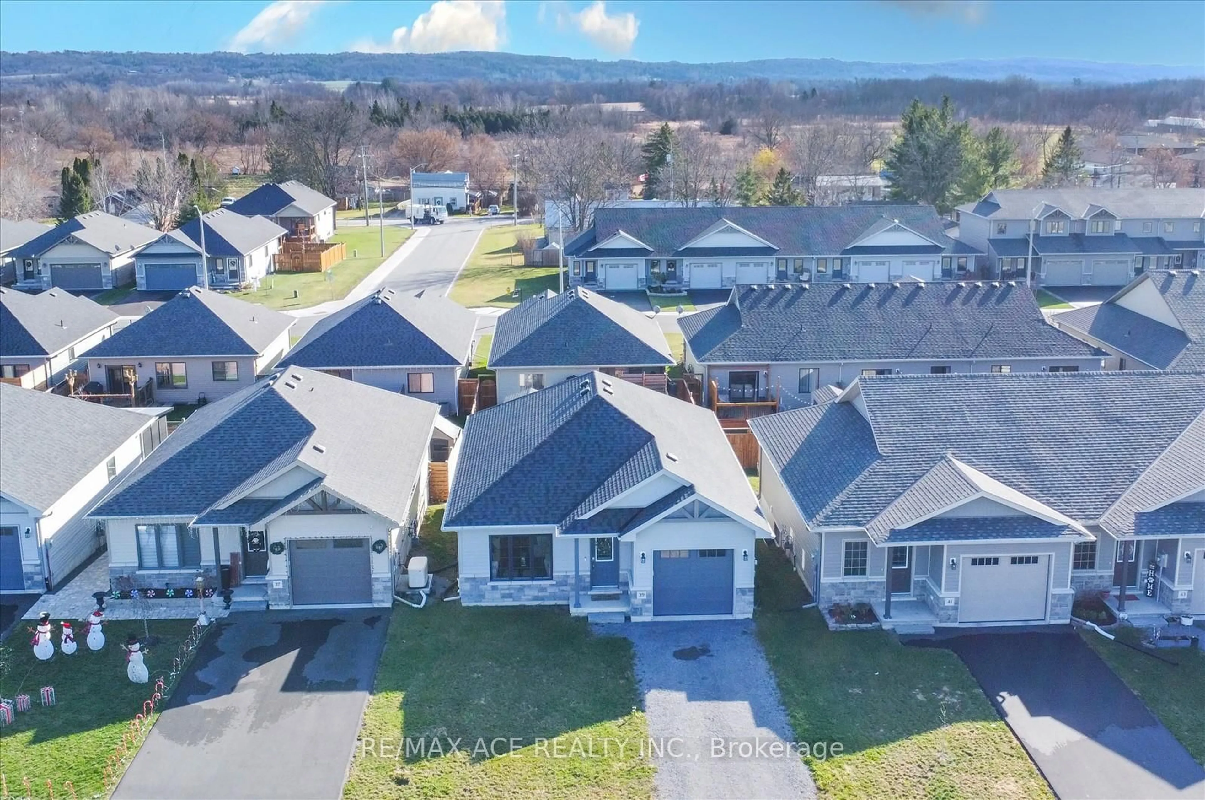 A pic from outside/outdoor area/front of a property/back of a property/a pic from drone, unknown for 39 Barley Tr, Stirling-Rawdon Ontario K0K 0B1