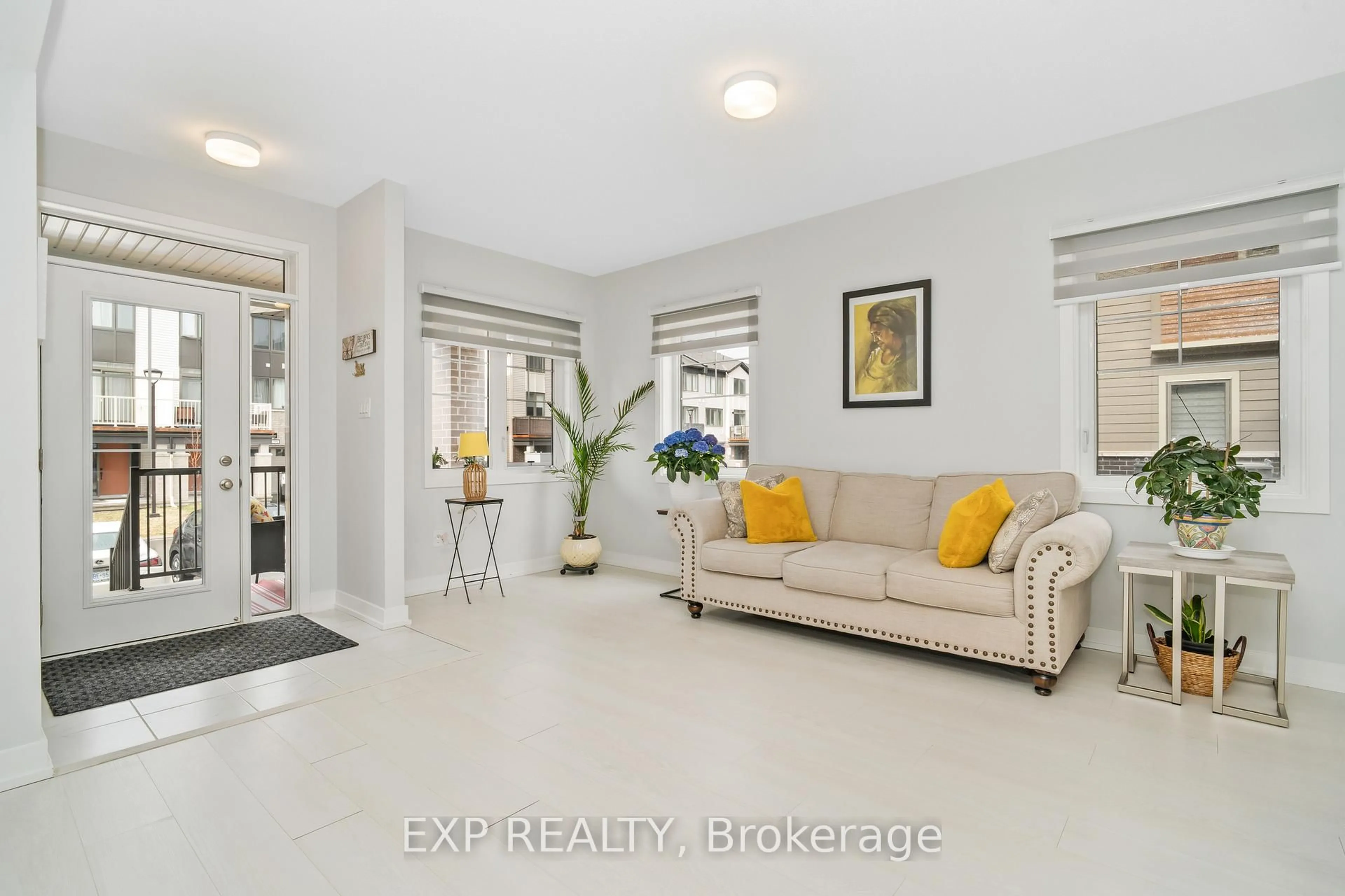 Indoor entryway for 222 Anyolite Private, Ottawa Ontario K2J 7J3
