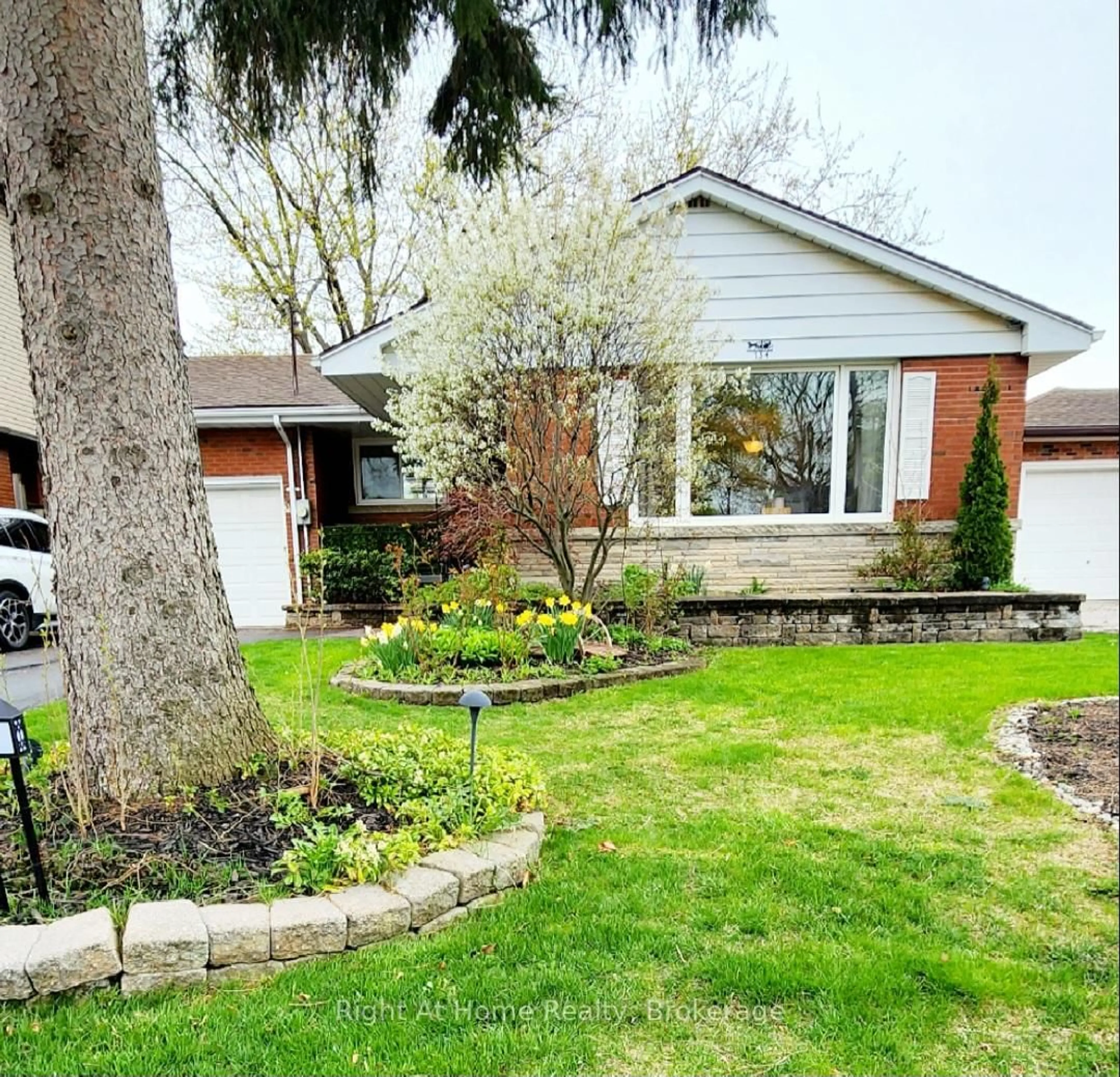 Home with brick exterior material, street for 134 West 27th St, Hamilton Ontario L9C 5A3