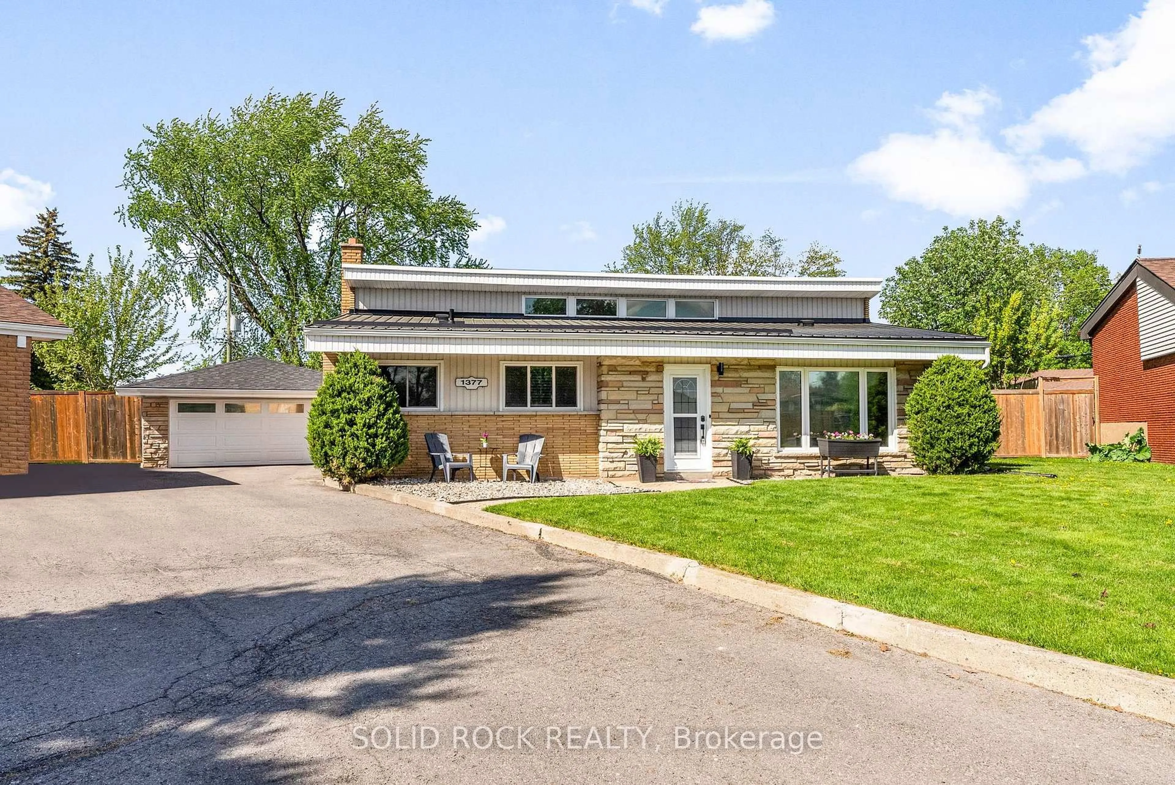 Home with brick exterior material, street for 1377 TOULON St, Ottawa Ontario K1E 1J2