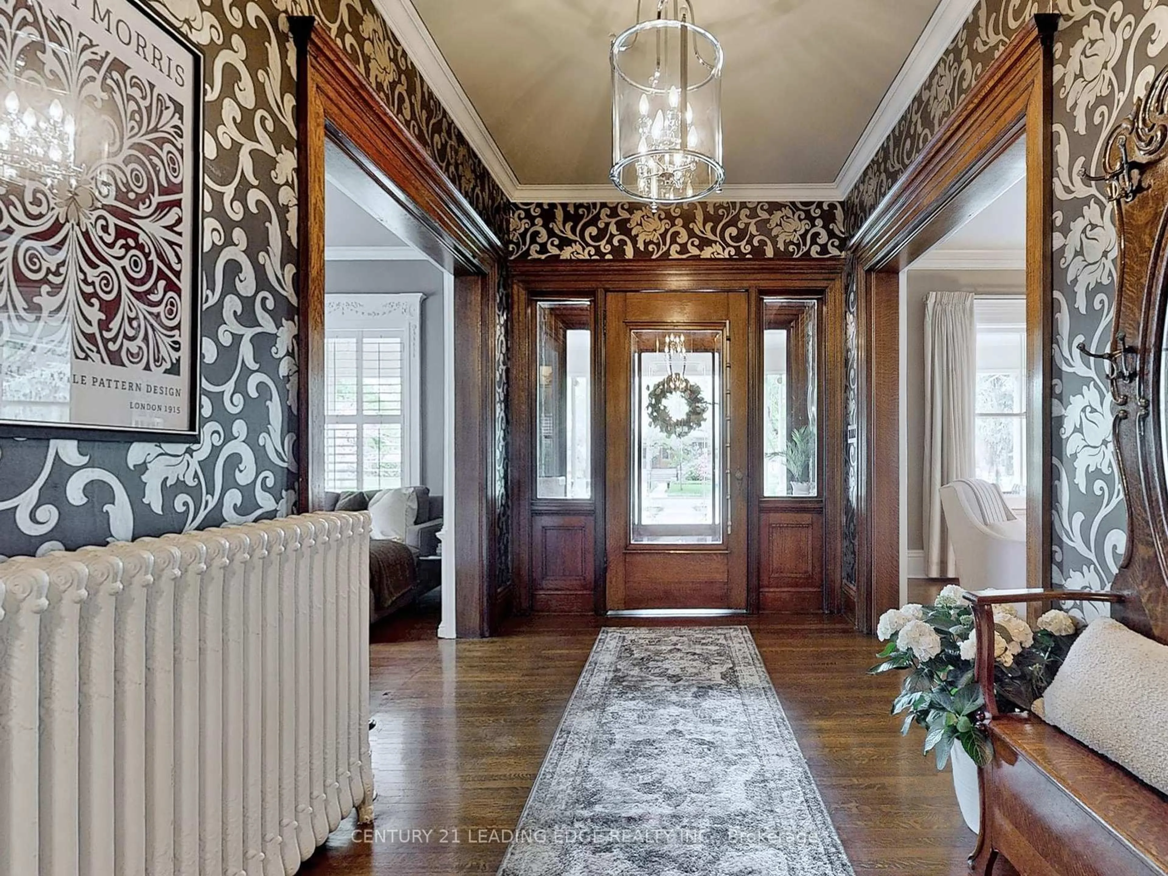 Indoor entryway for 18 BRANT Rd, Cambridge Ontario N1S 2W1