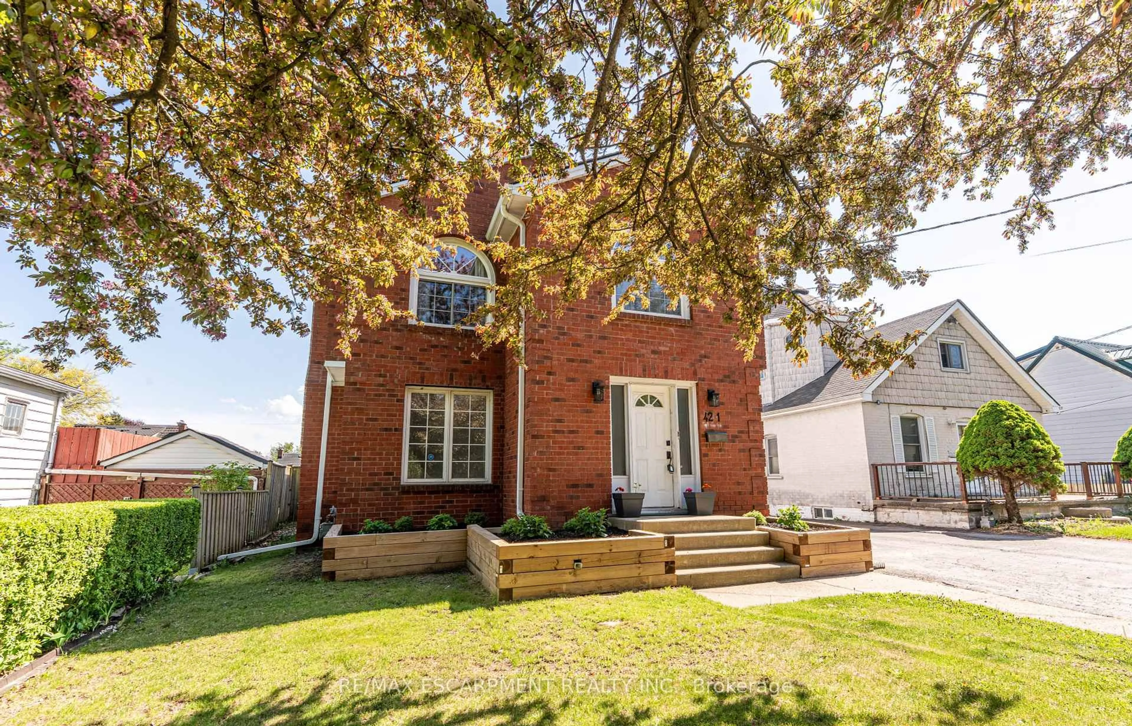 Home with brick exterior material, street for 421 Nelson St, Brantford Ontario N3S 4G1