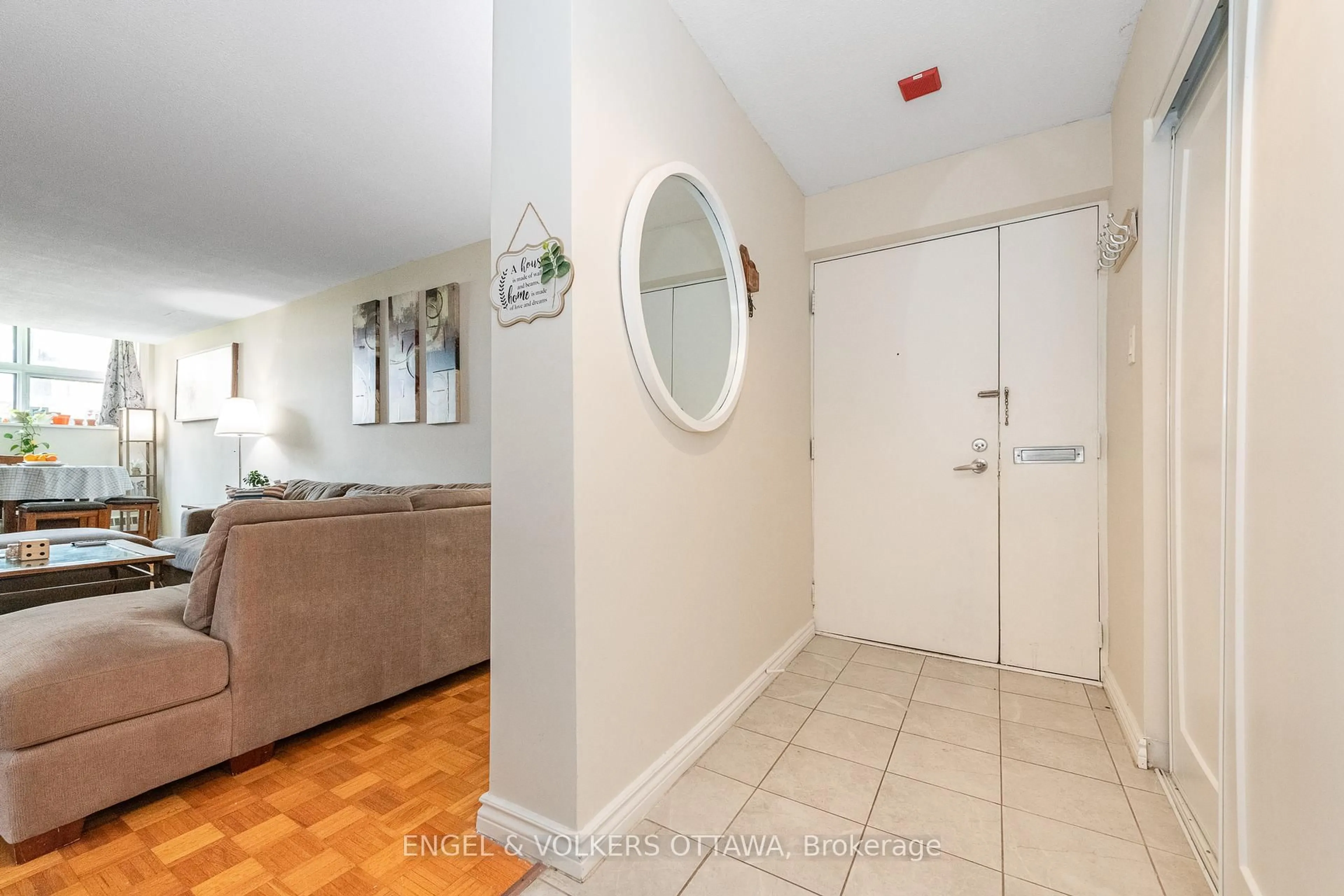 Indoor entryway for 1356 Meadowlands Dr #8, Ottawa Ontario K2E 6K6