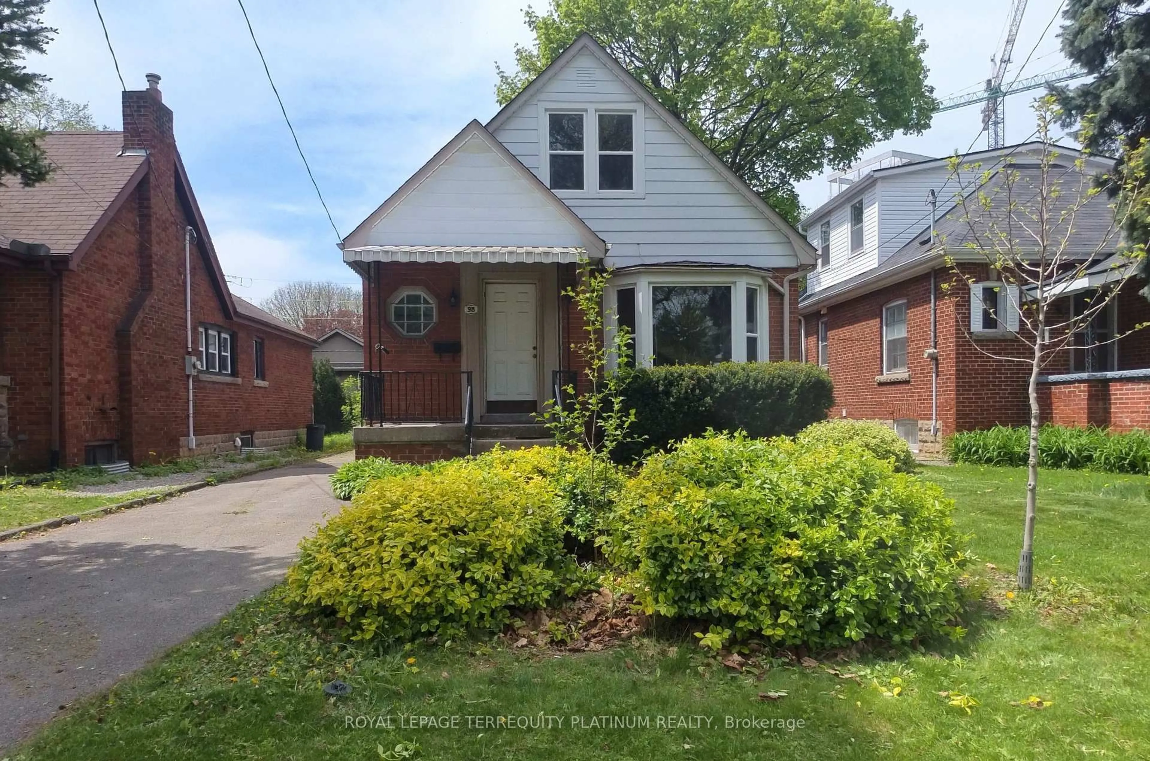 Home with brick exterior material, street for 98 Dalewood Ave, Hamilton Ontario L8S 1Z2