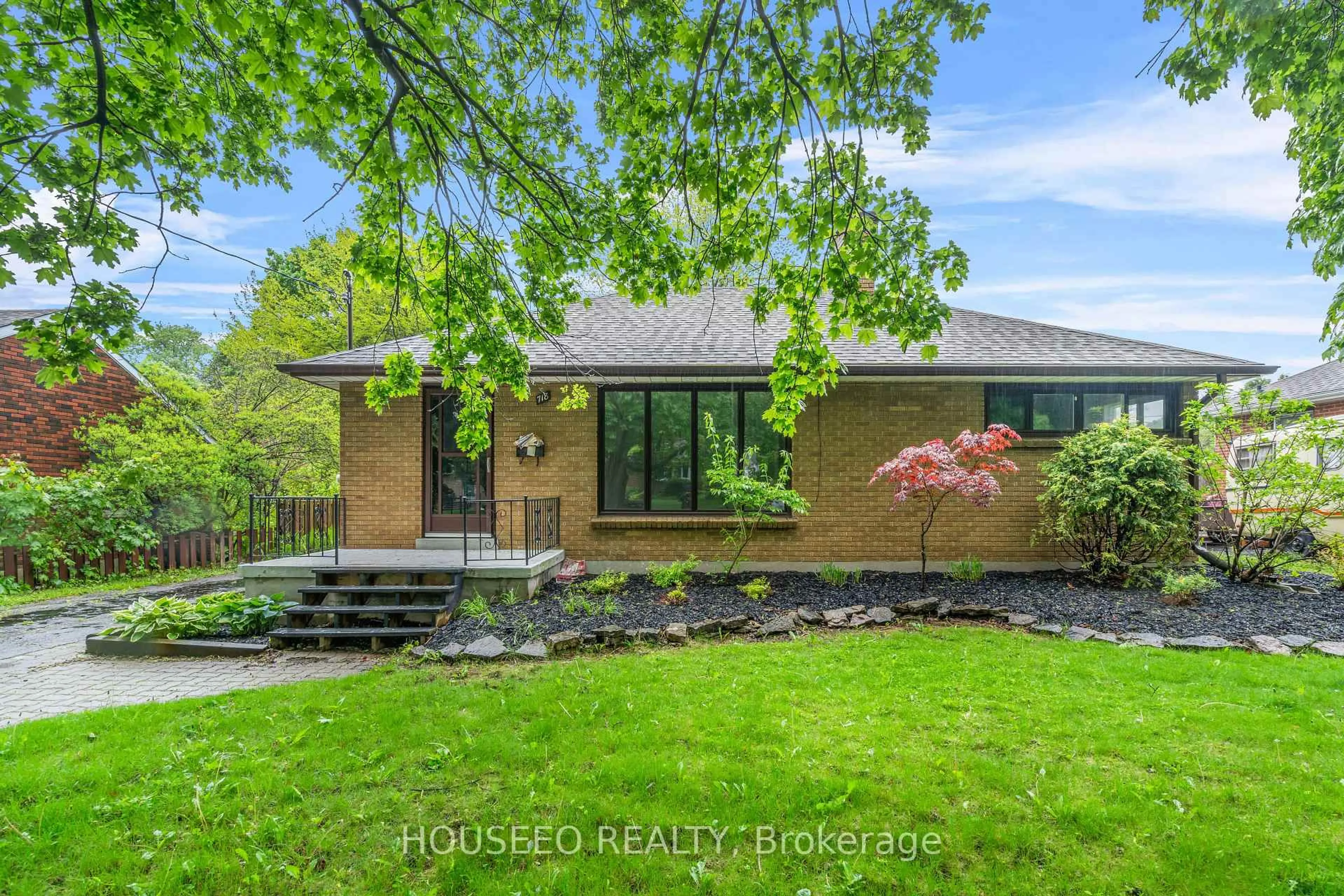 Home with brick exterior material, unknown for 718 Leroy Ave, London East Ontario N5Y 4G5