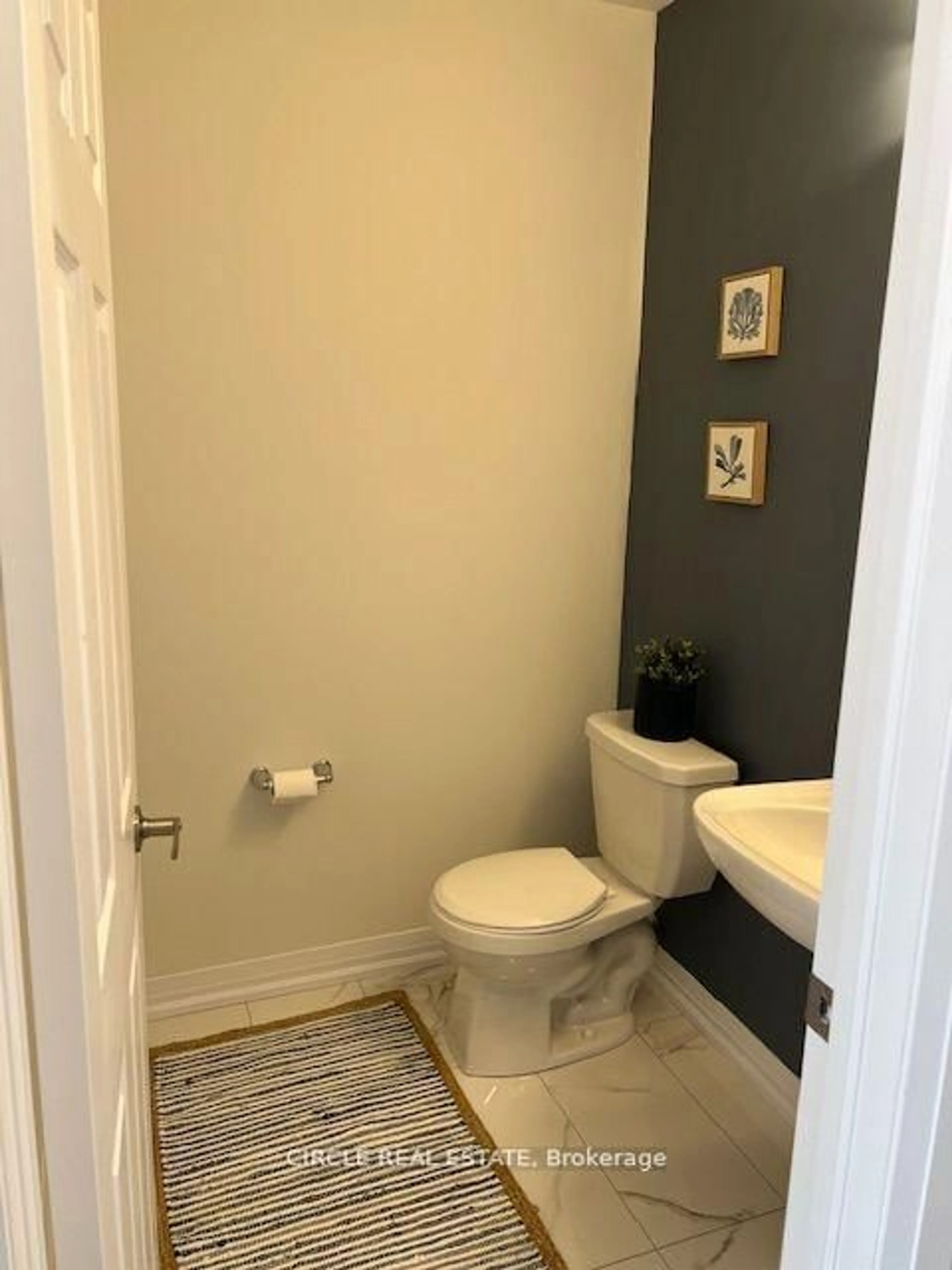 Standard bathroom, floor is not visible for 71 Norwich Cres, Haldimand Ontario N3W 0J4