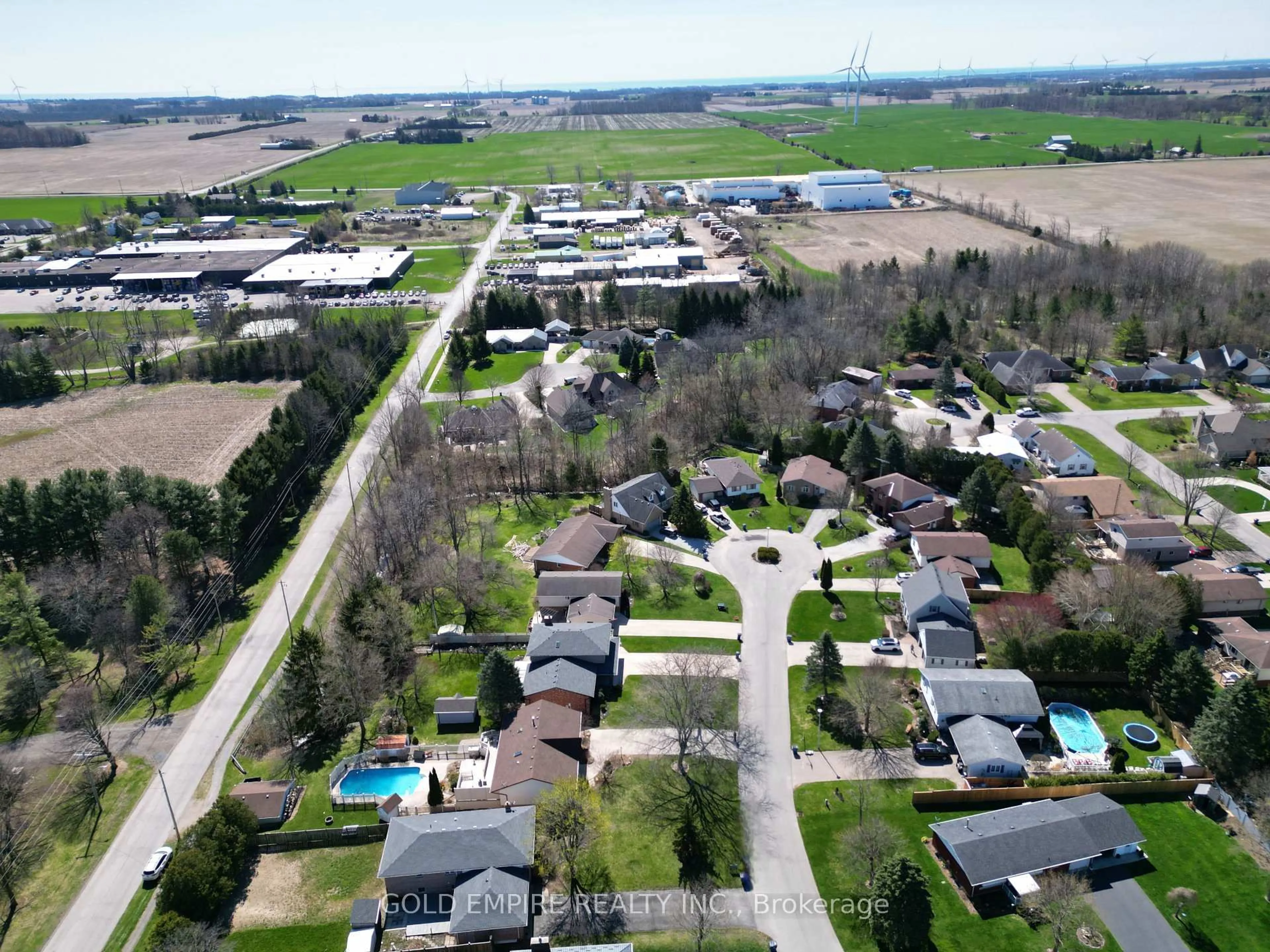 A pic from outside/outdoor area/front of a property/back of a property/a pic from drone, street for 44 Richard St, Chatham-Kent Ontario N0P 2C0