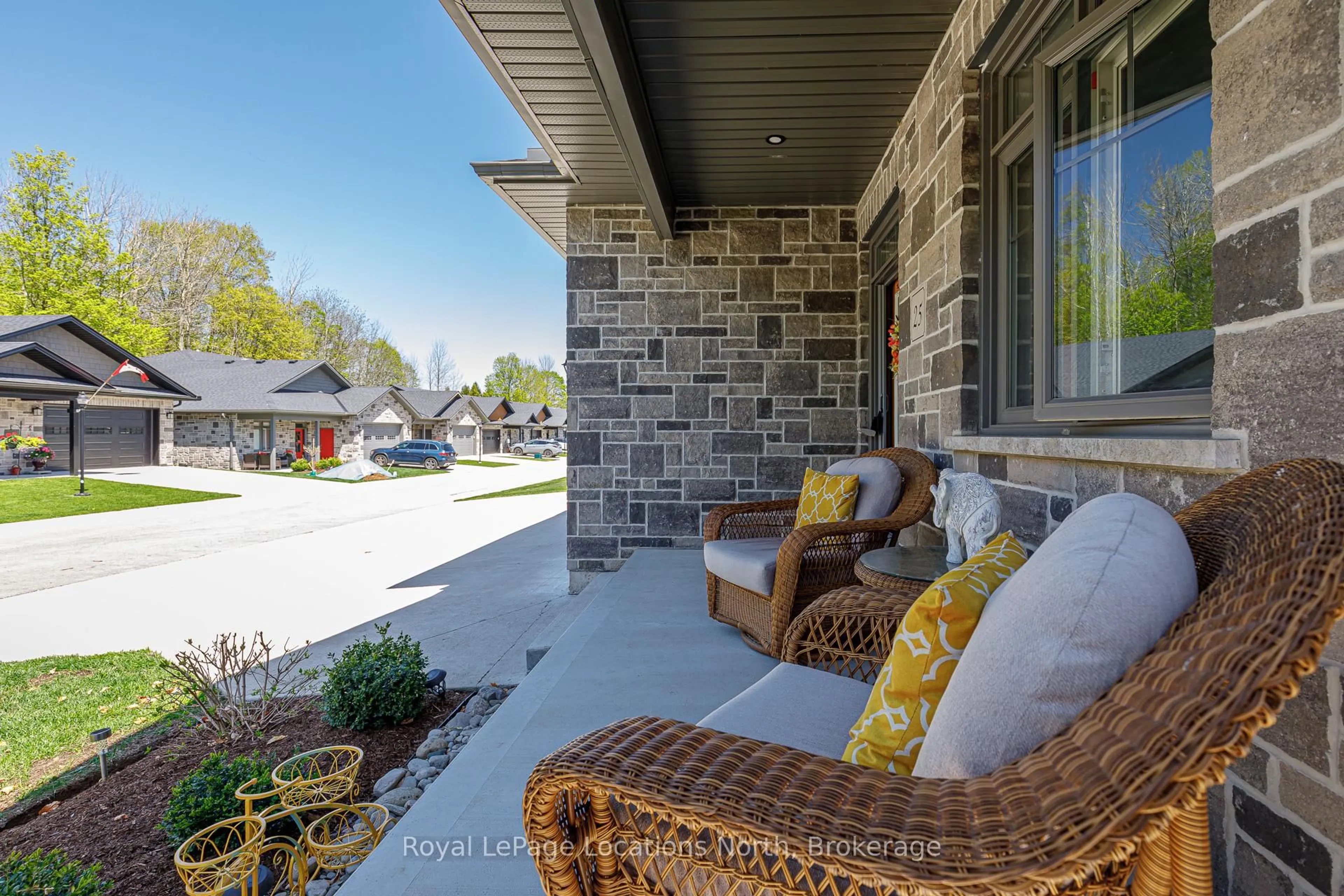Patio, street for 410 Ridge Rd #25, Meaford Ontario N4L 0B2