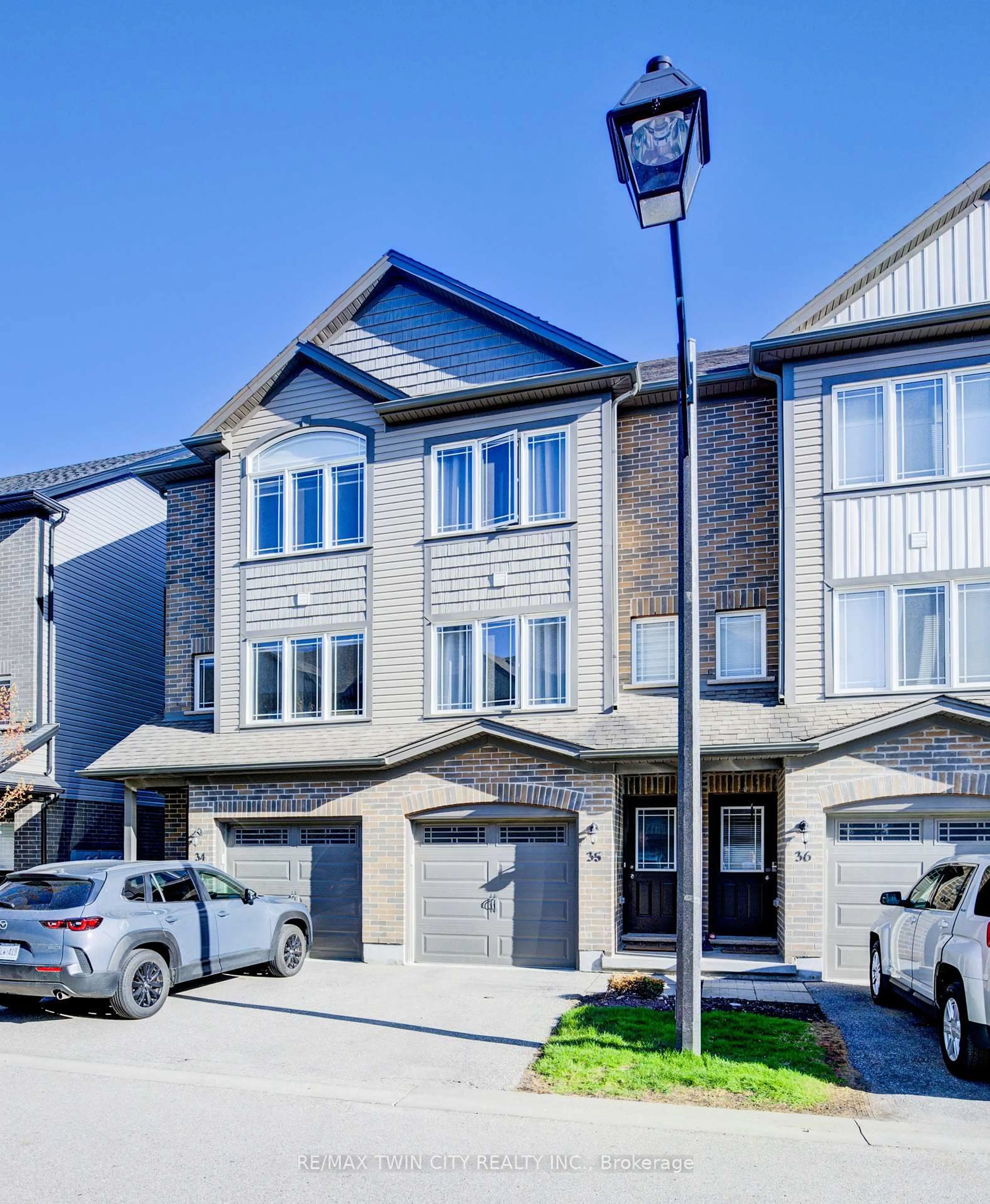 Unknown for 12 Poplar Dr #35, Cambridge Ontario N3C 0G4
