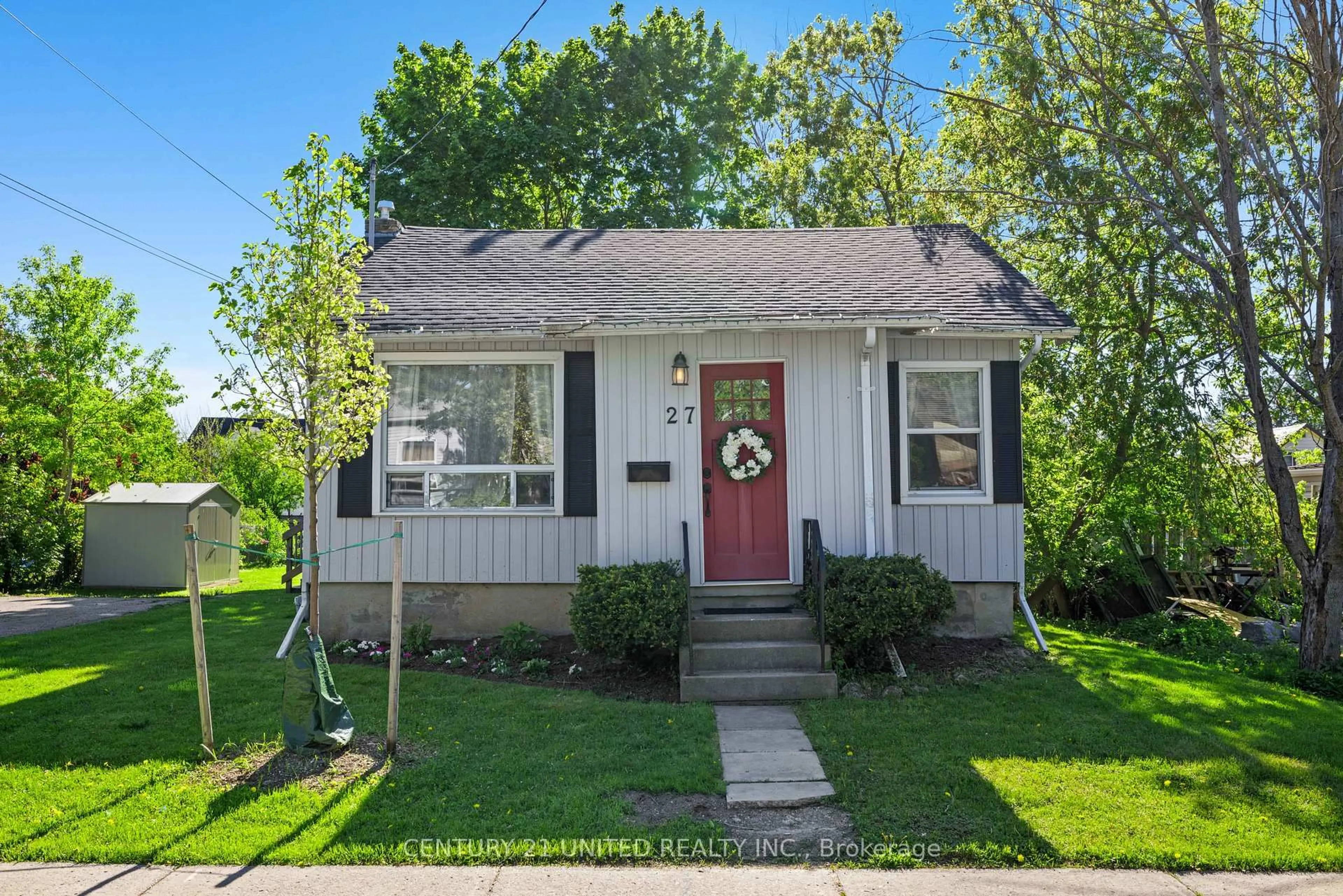 Home with vinyl exterior material, street for 27 St Patrick St, Kawartha Lakes Ontario K9V 1R2