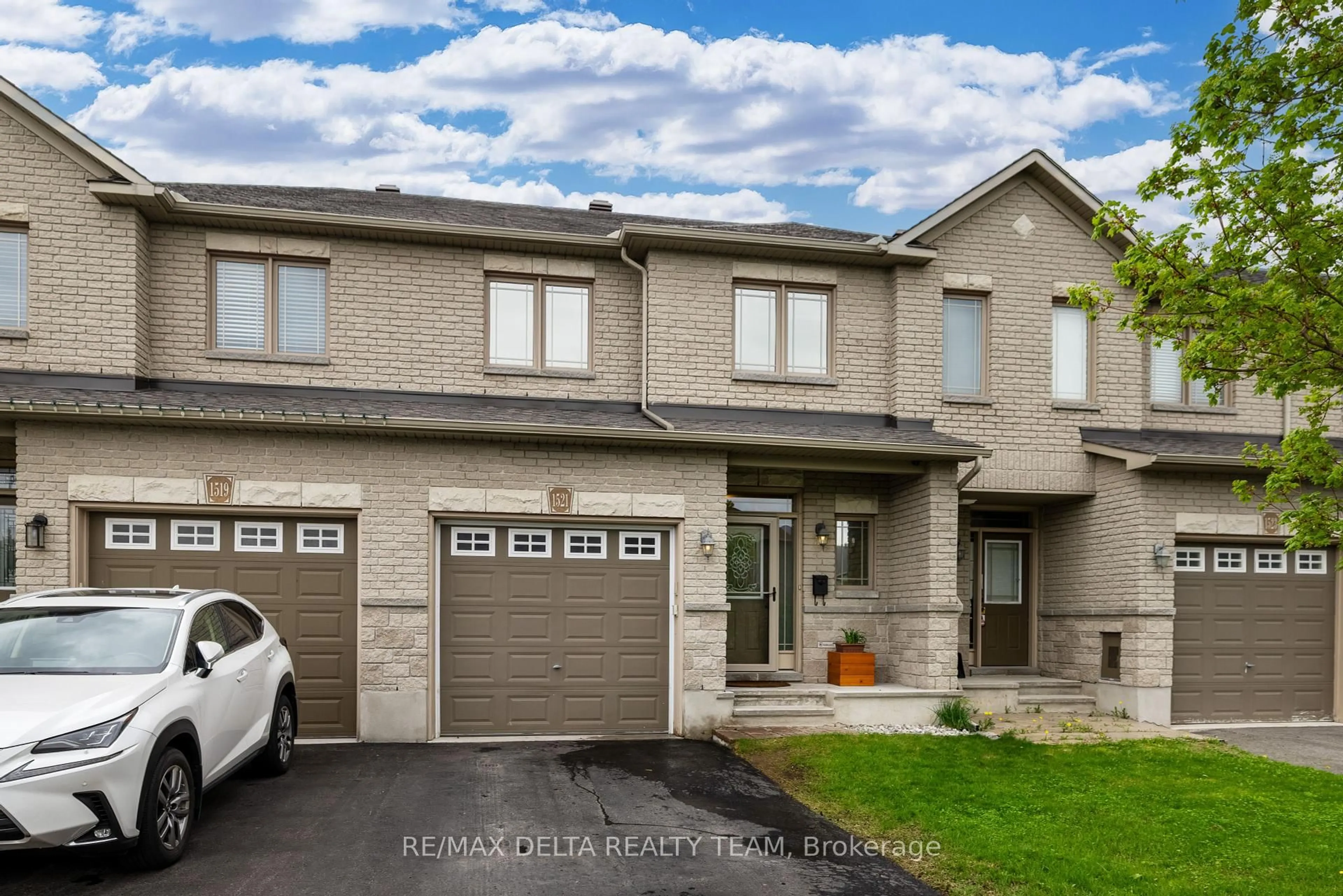 Home with brick exterior material, street for 1521 Carronbridge Circ, Ottawa Ontario K2M 0G7