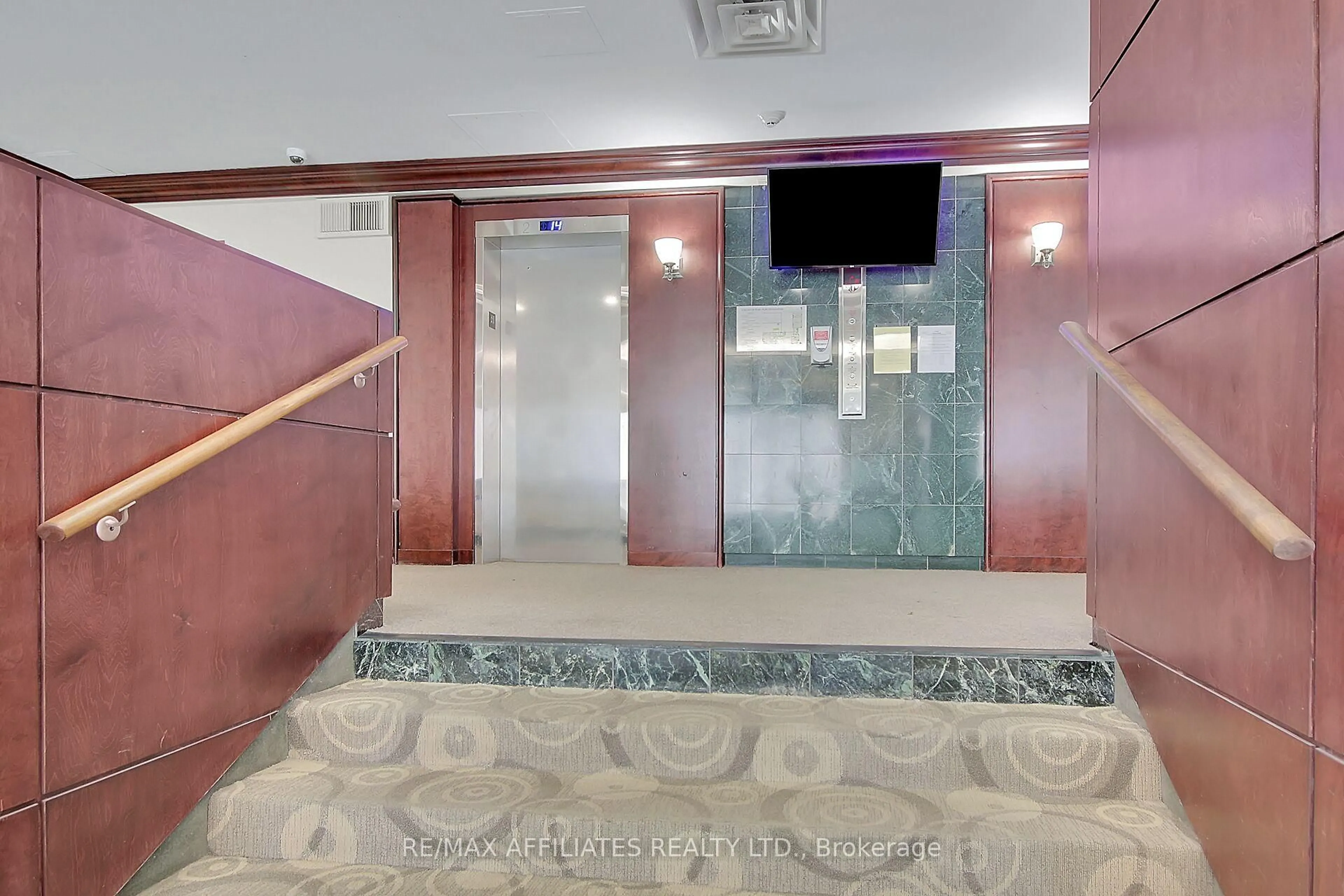 Lobby for 200 Lafontaine Ave #U303, Ottawa Ontario K1L 8K8