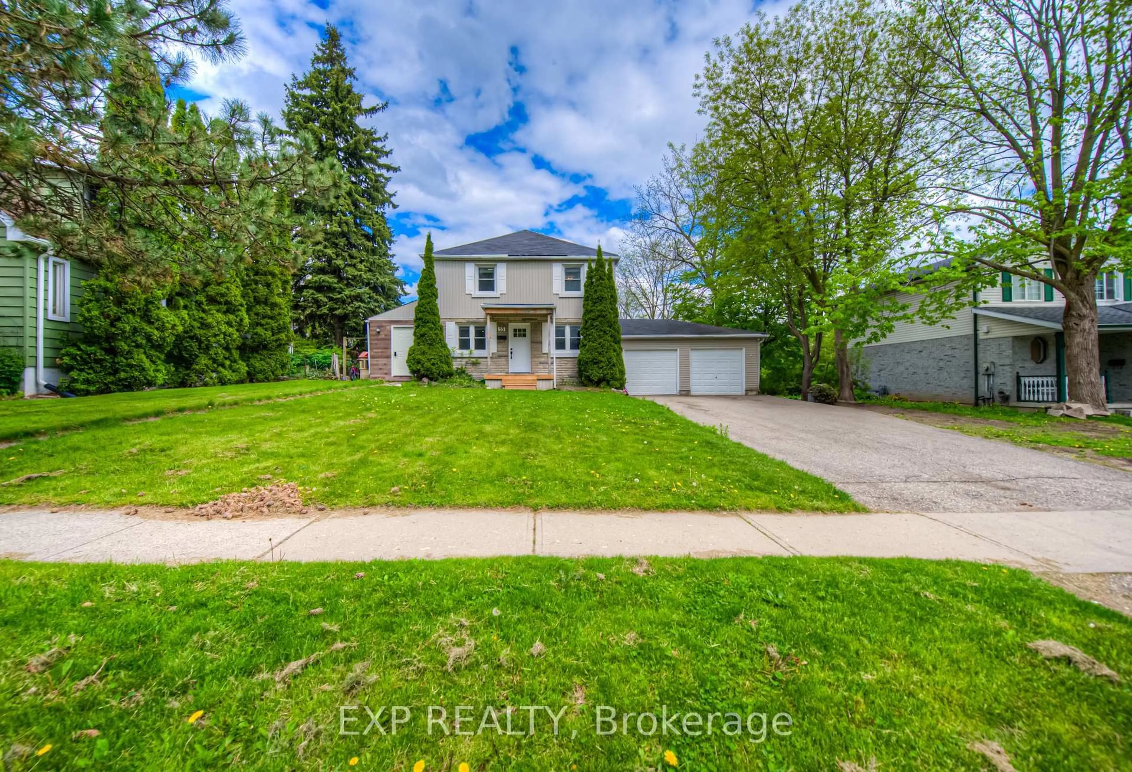 A pic from outside/outdoor area/front of a property/back of a property/a pic from drone, street for 55 Stafford St, Woodstock Ontario N4S 3Z8