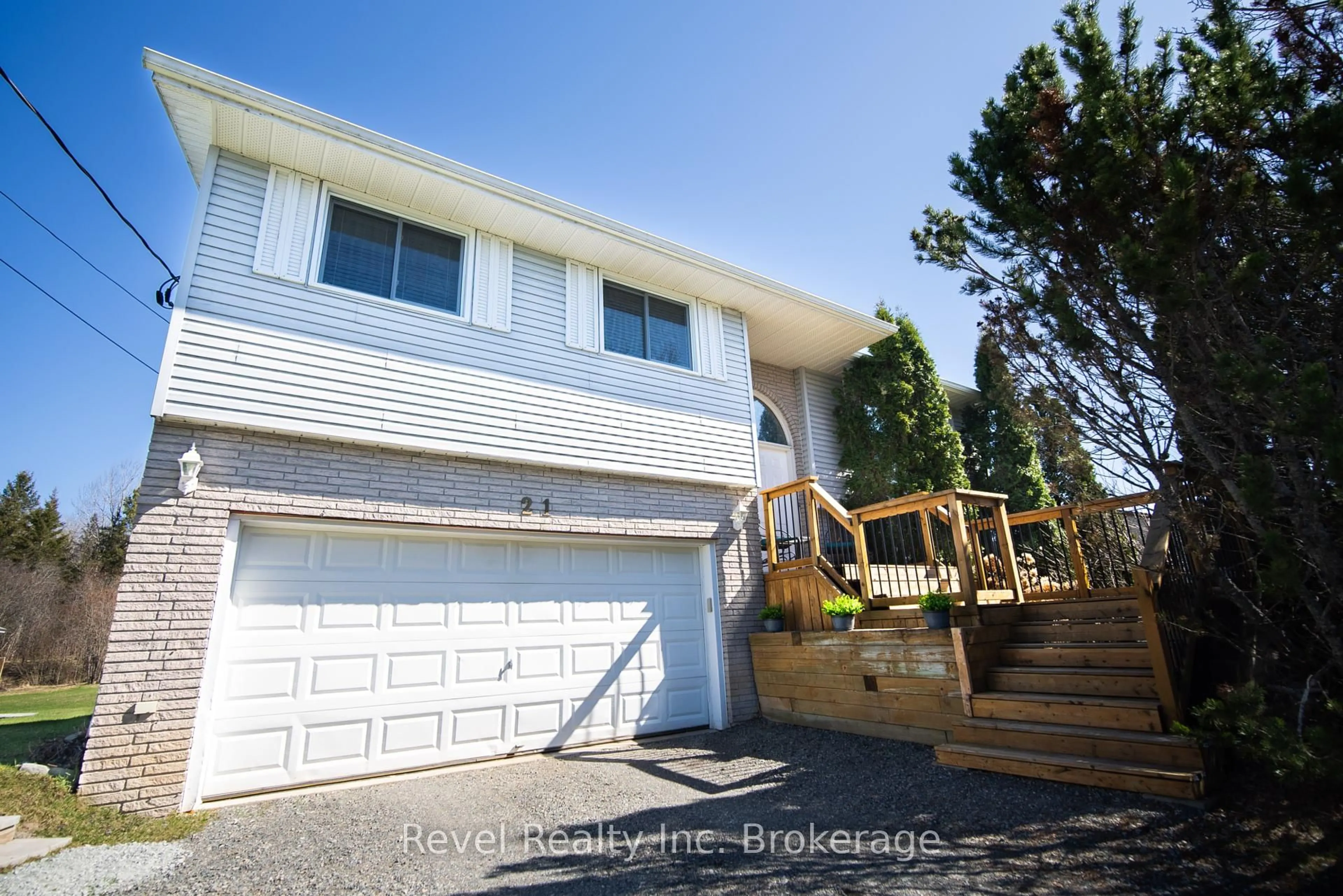 Home with vinyl exterior material, street for 21 Millichamp St, Markstay-Warren Ontario P0M 2G0