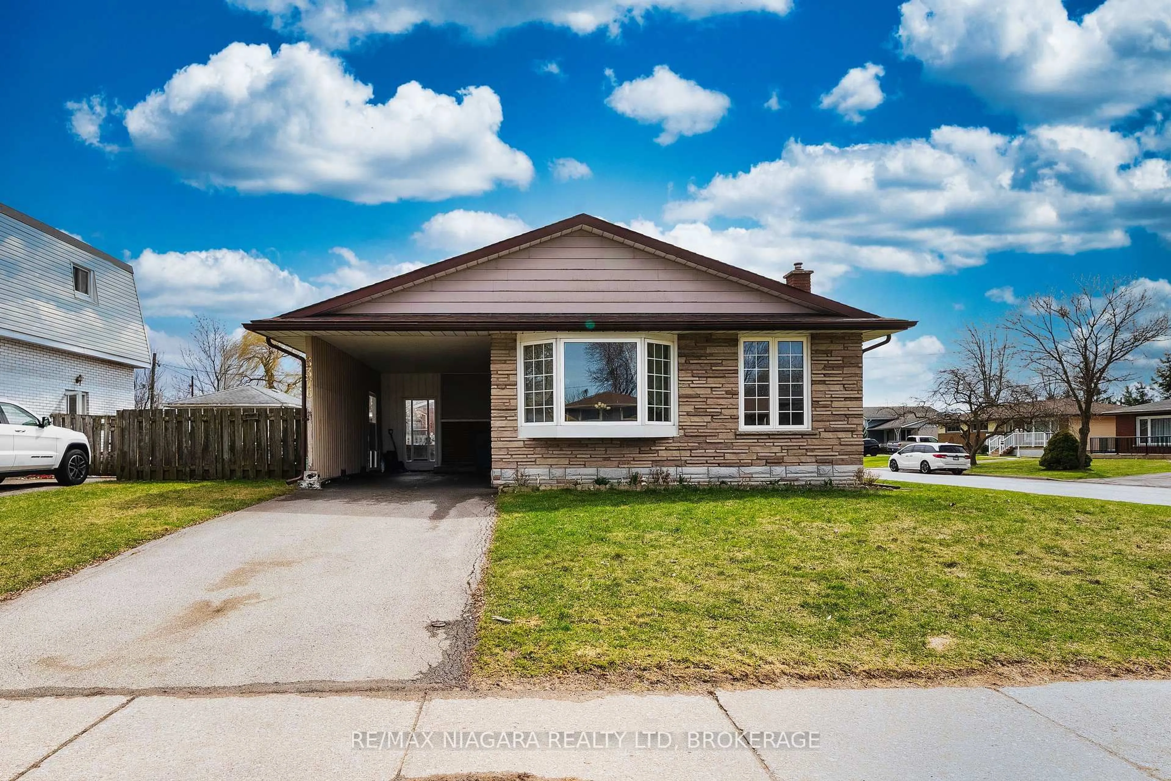 Home with brick exterior material, street for 3376 Cattell Dr, Niagara Falls Ontario L2G 6M9