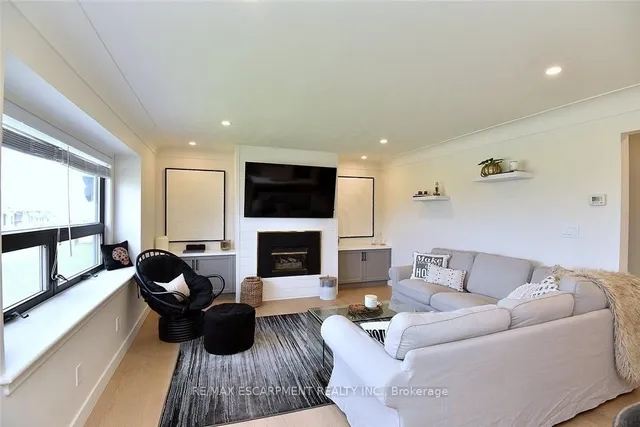 Additional property image - 808 Tenth Ave