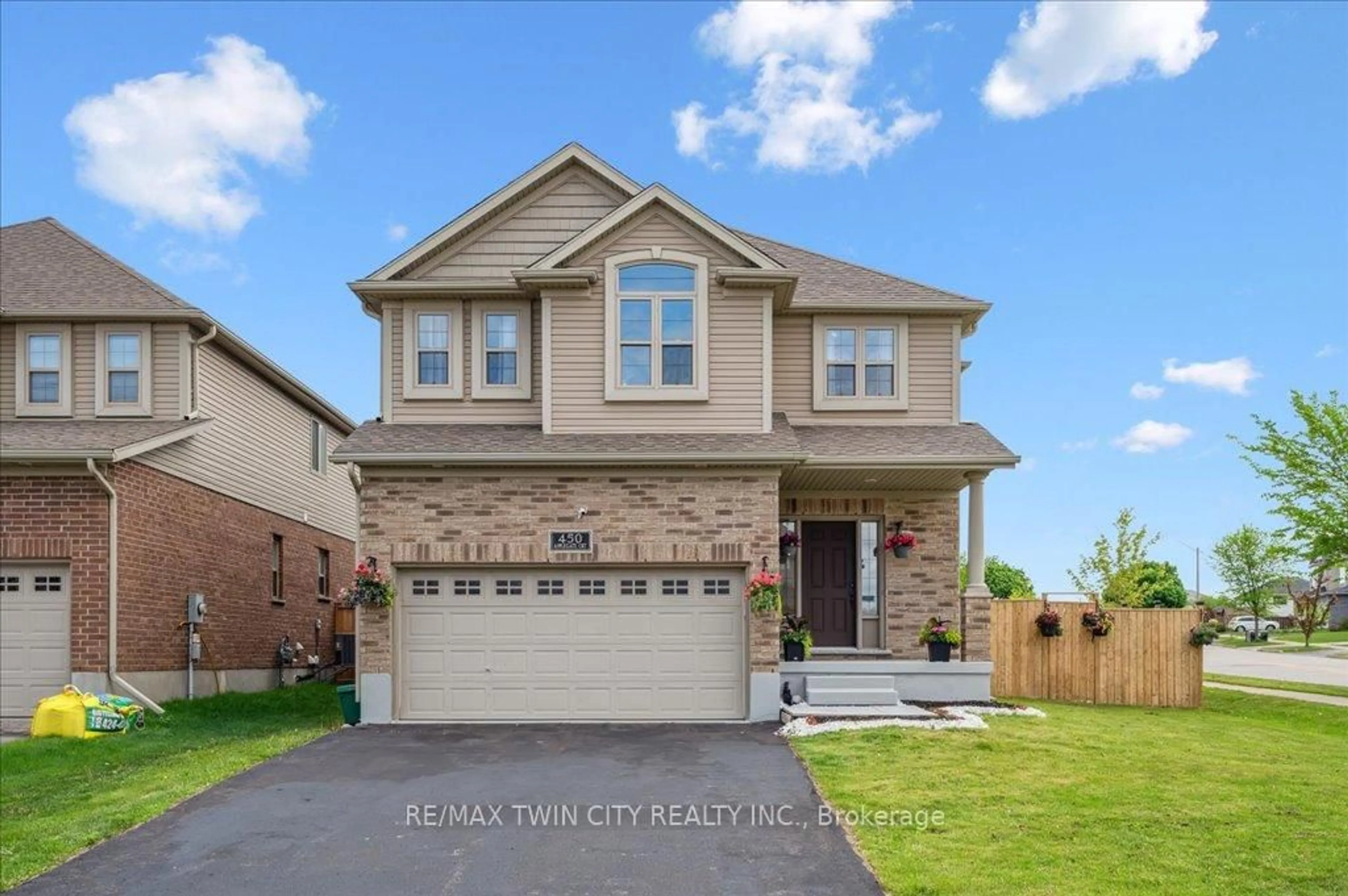 Home with brick exterior material, street for 450 Applegate Crt, Waterloo Ontario N2T 0A9