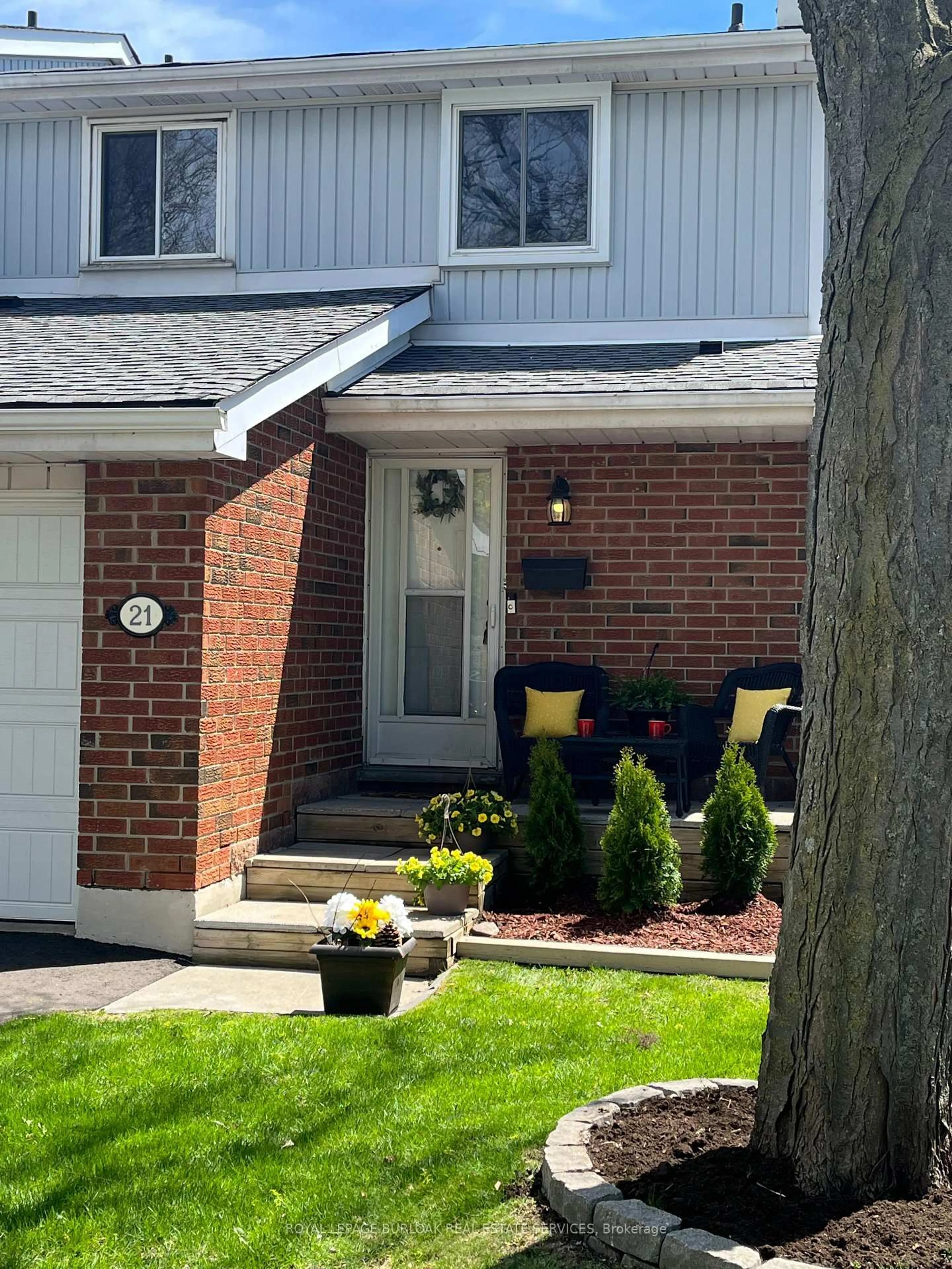 Home with brick exterior material, street for 25 Redbury St #21, Hamilton Ontario L8W 1P7