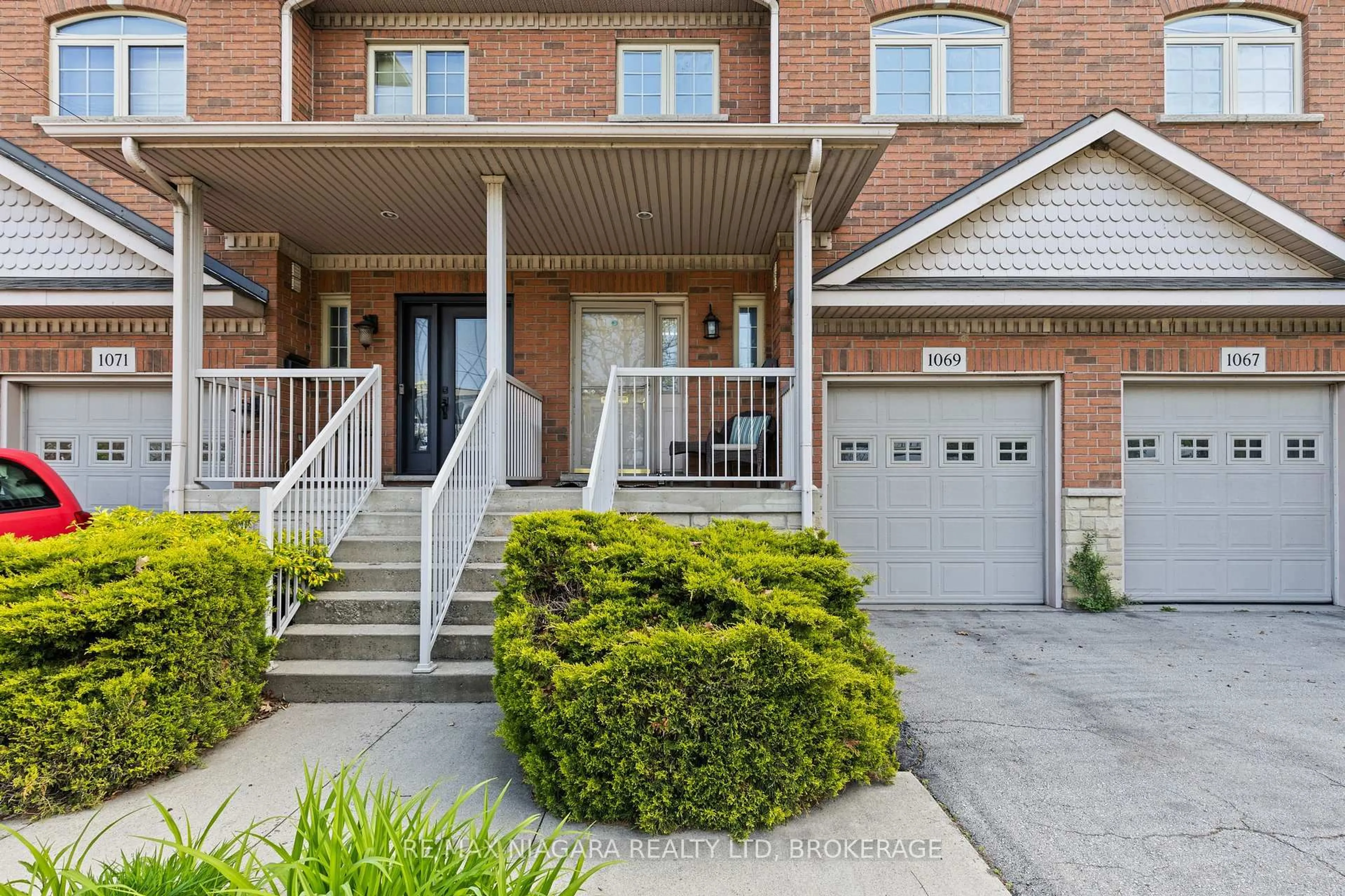 Home with brick exterior material, street for 1069 Beach Blvd, Hamilton Ontario L8H 6Z9