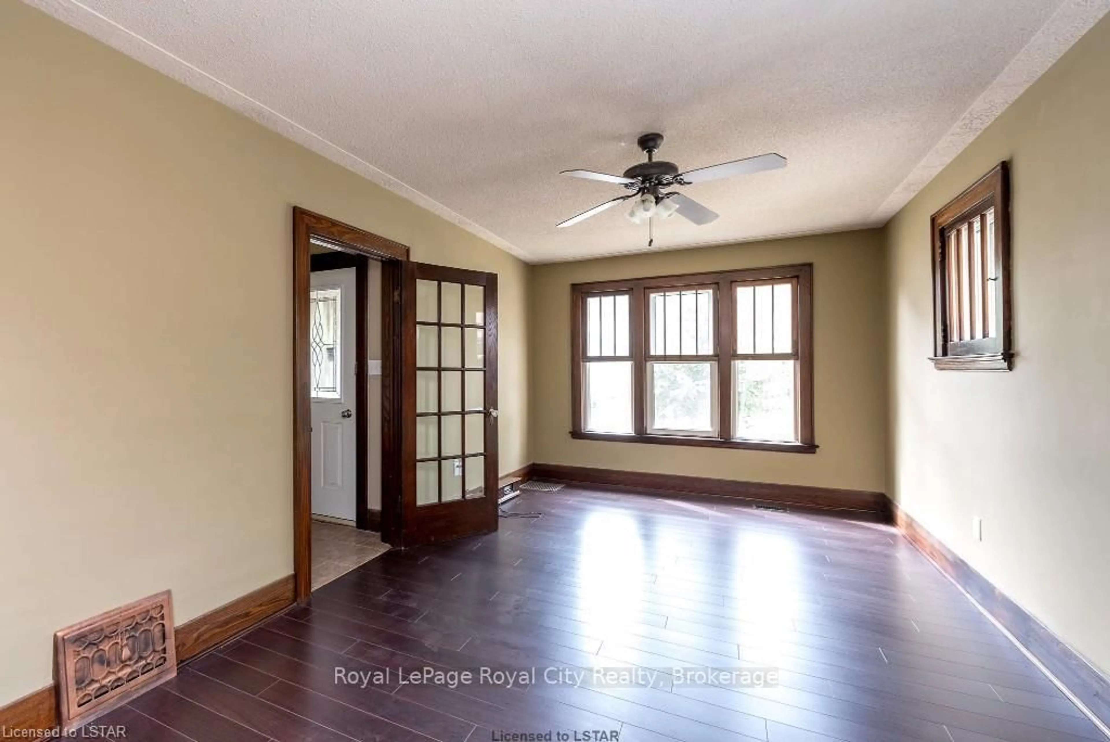 A pic of a room for 87 Stanley St, London South Ontario N6C 1B3